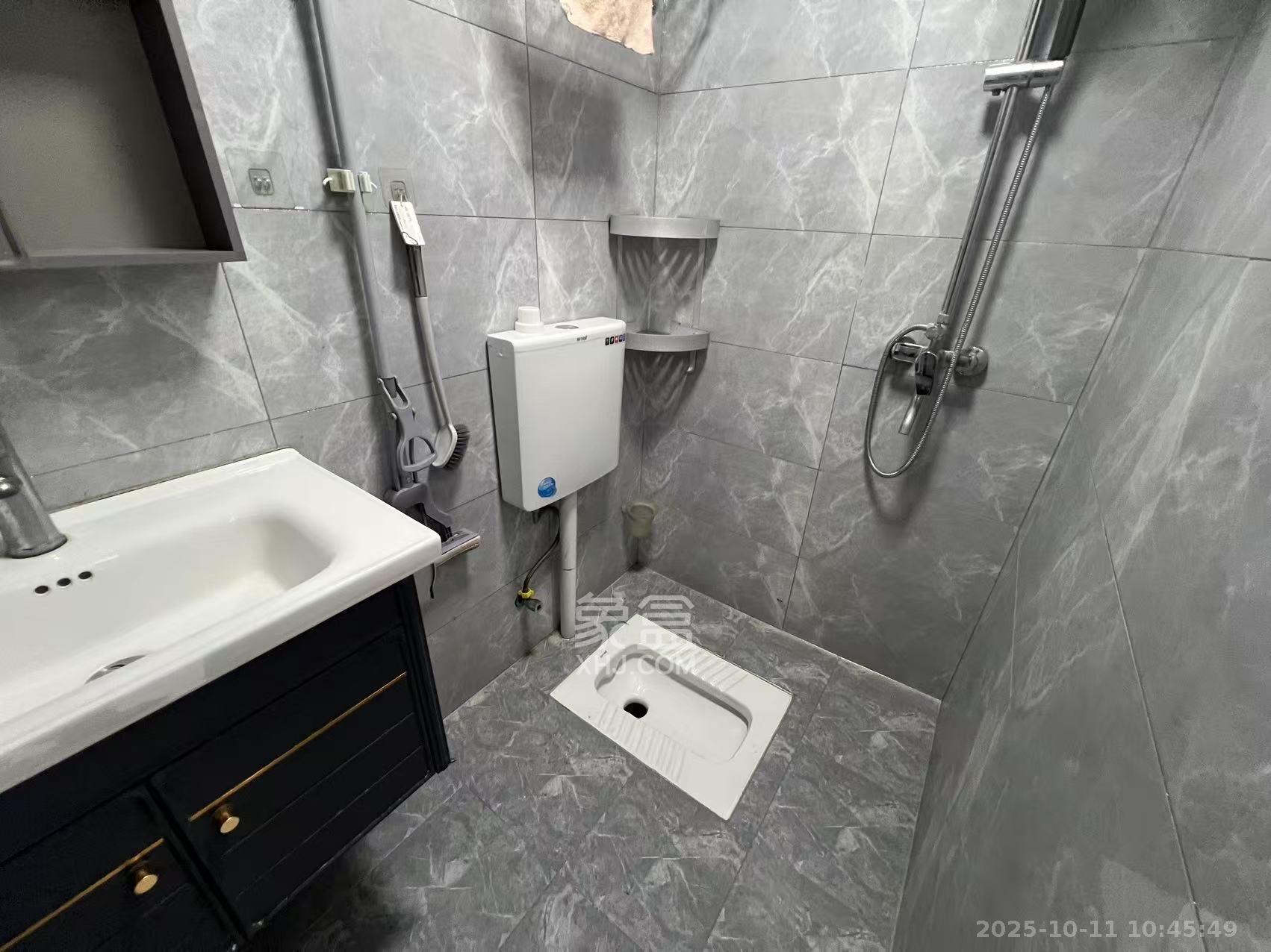 保利麓谷林语I区  2室1厅1卫    1500.0元/月室内图