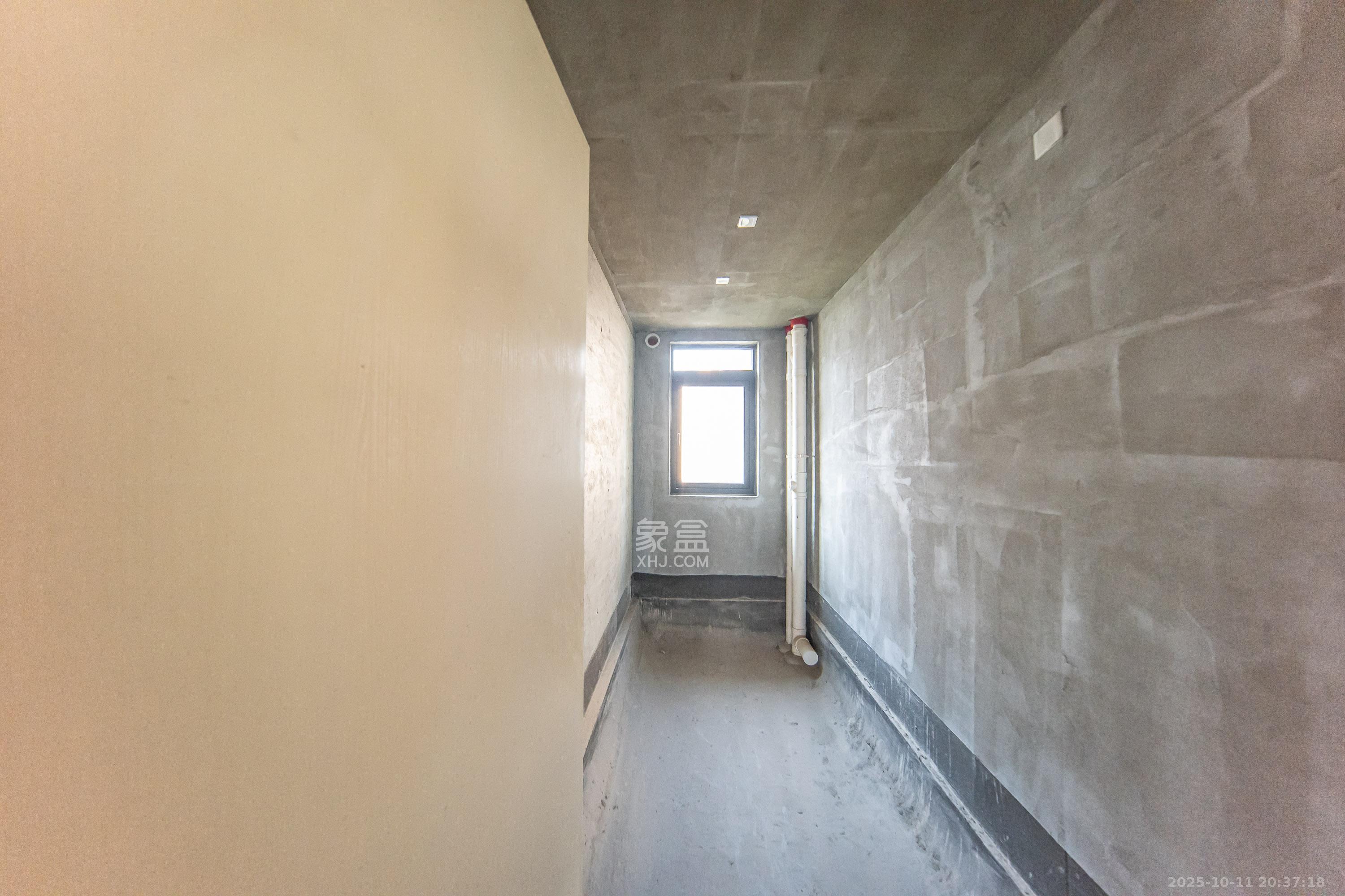 建投象山国际  6室2厅4卫    300.0万 建投象山国际  6室2厅4卫    300.0万卫生间