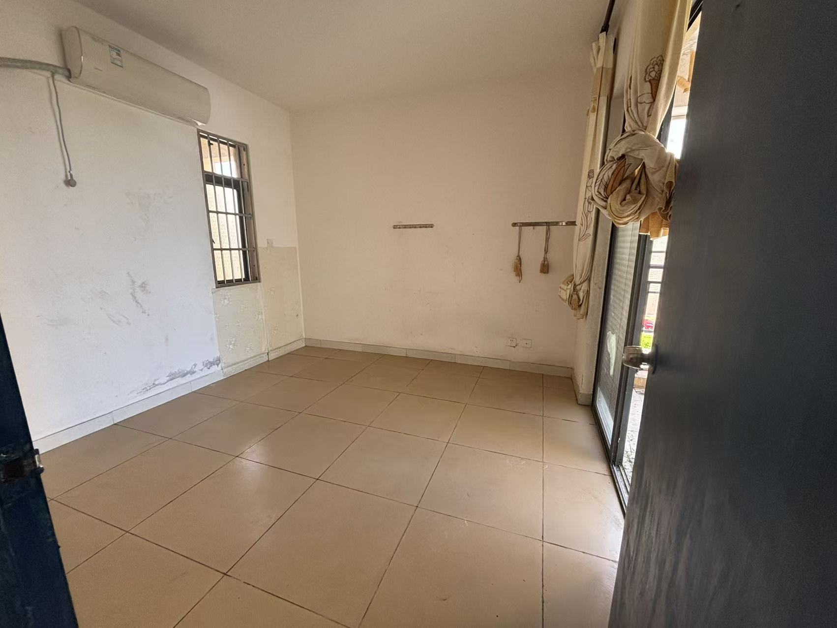 西海岸镇海小区 1室1厅1卫 800.0元/月 西海岸镇海小区 1室1厅1卫 800.0元/月室内图