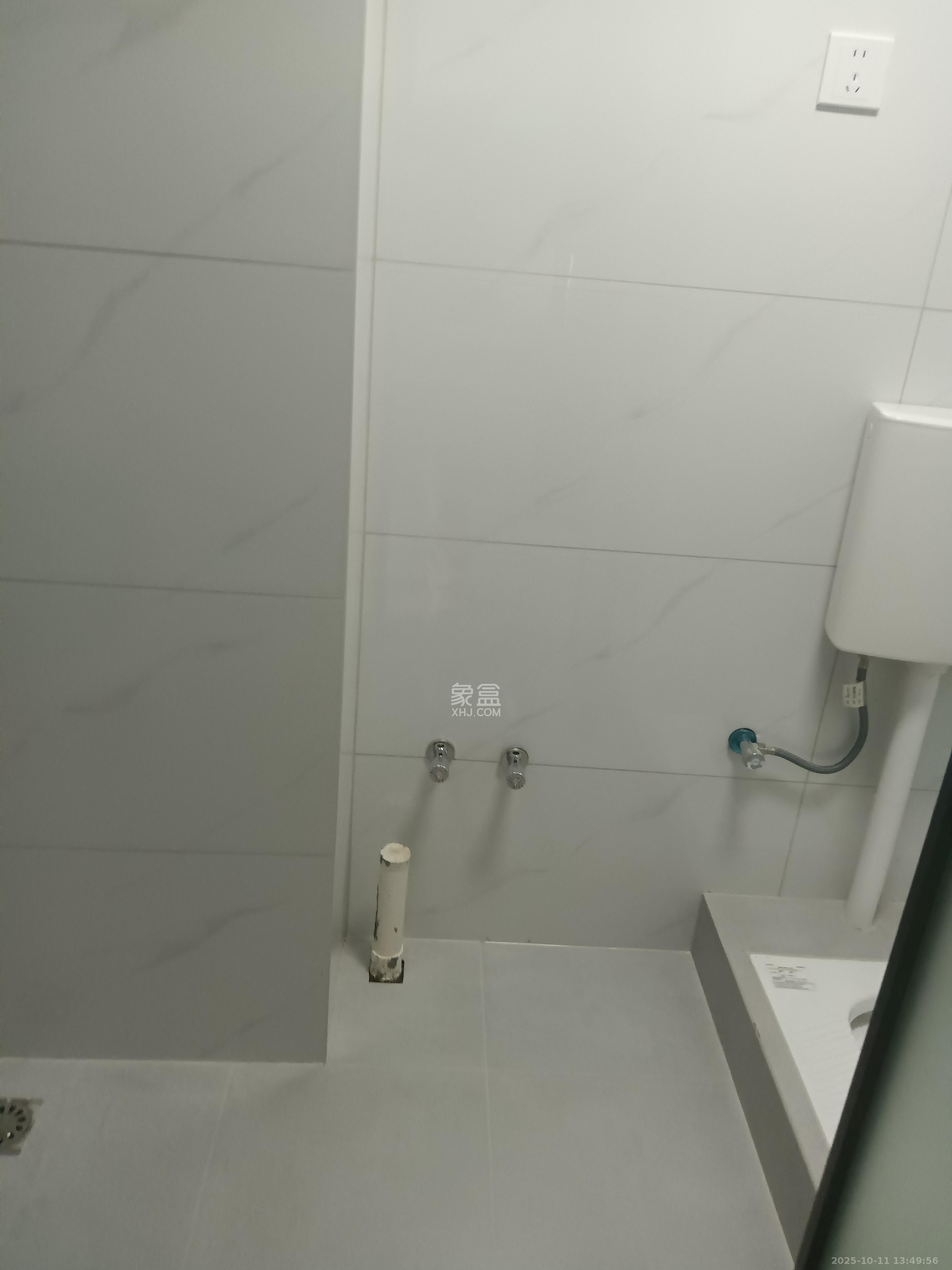 中海珑悦府  1室1厅1卫    1300.0元/月 中海珑悦府  1室1厅1卫    1300.0元/月