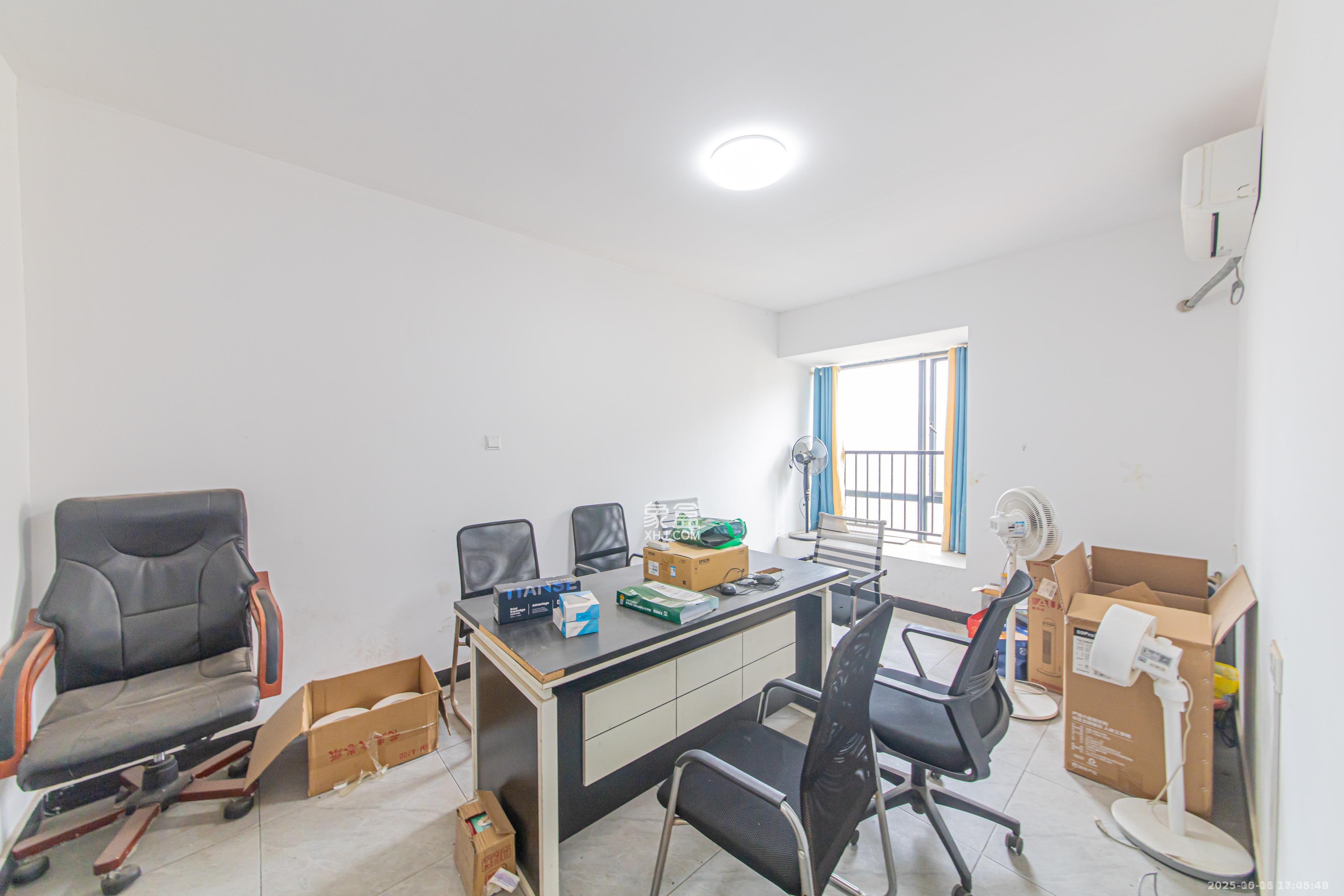 中建芙蓉嘉苑  3室2厅2卫    2200.0元/月室内图