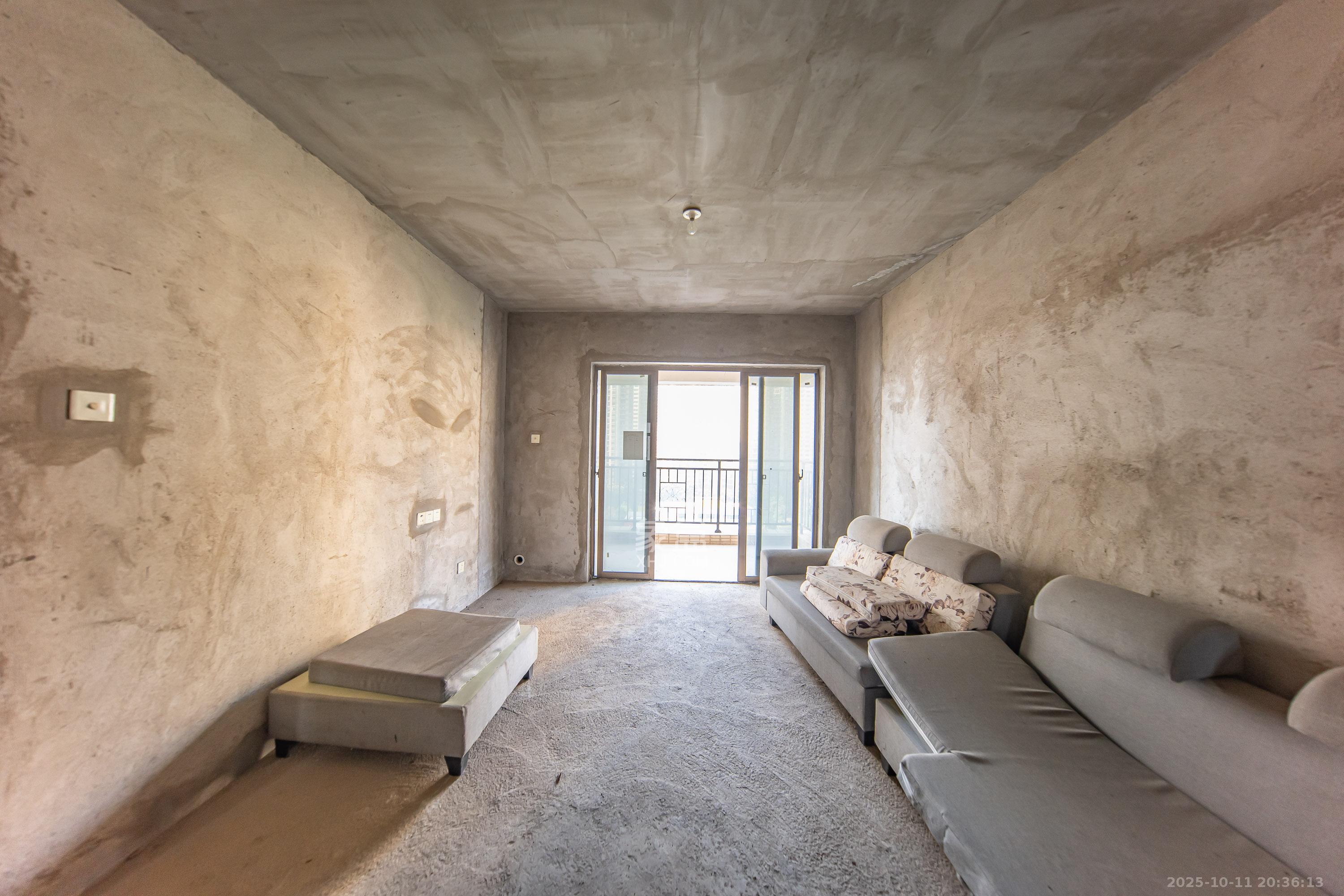 江山帝景哈佛 3室2厅2卫 78.0万 江山帝景哈佛 3室2厅2卫 78.0万客厅