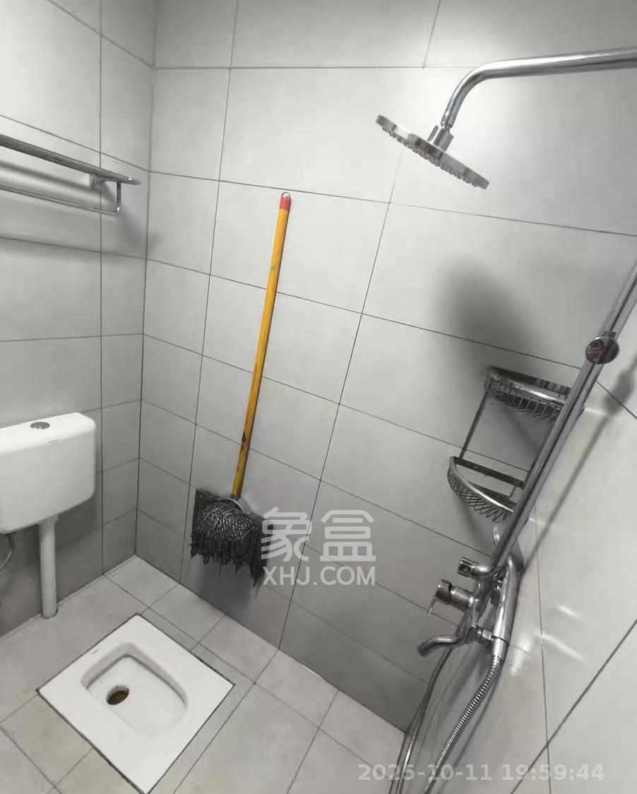 江南华府  1室1厅1卫    1550.0元/月室内图