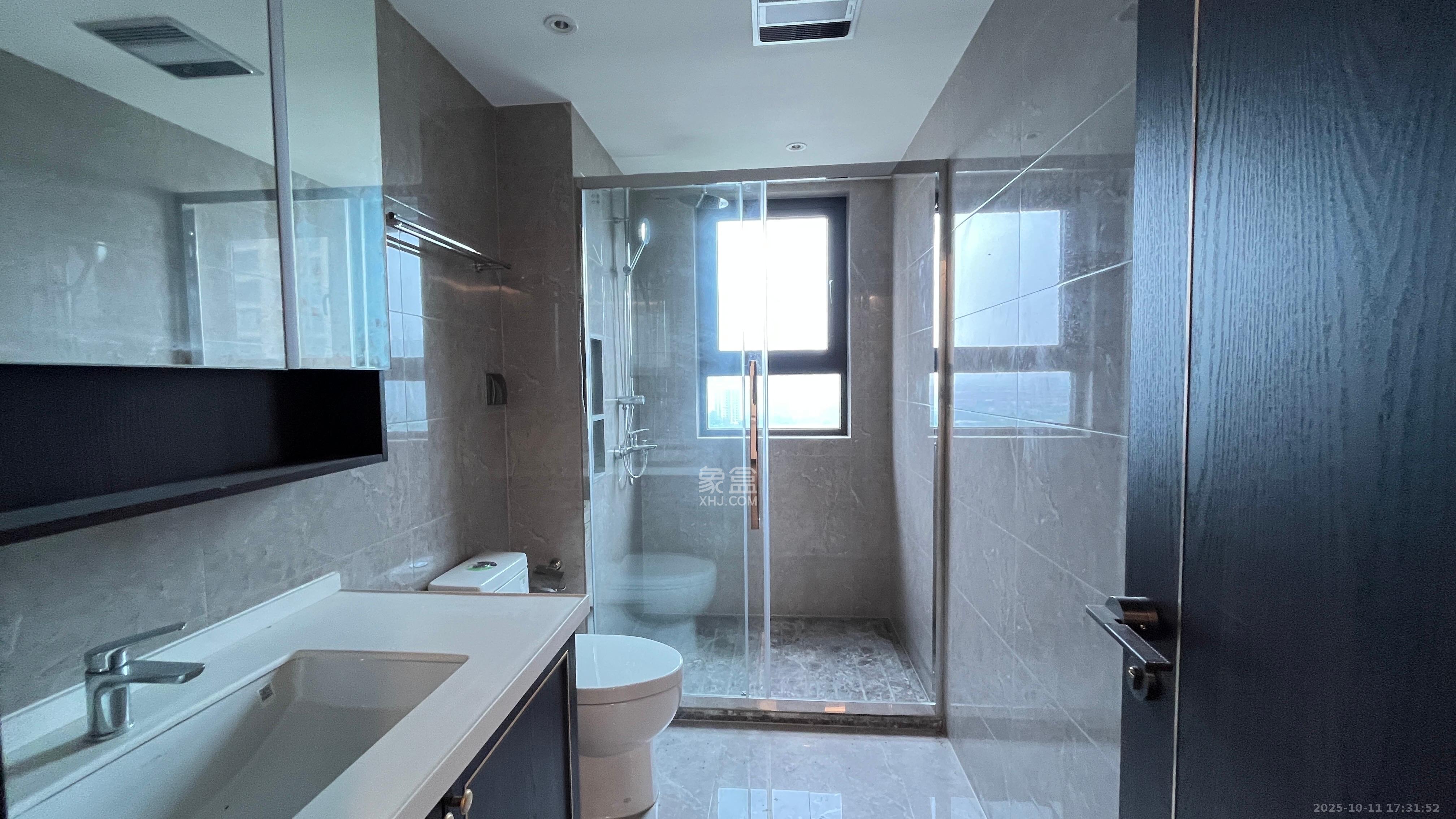 东原麓印长江B区 4室2厅2卫 4800.0元/月 东原麓印长江B区 4室2厅2卫 4800.0元/月室内图