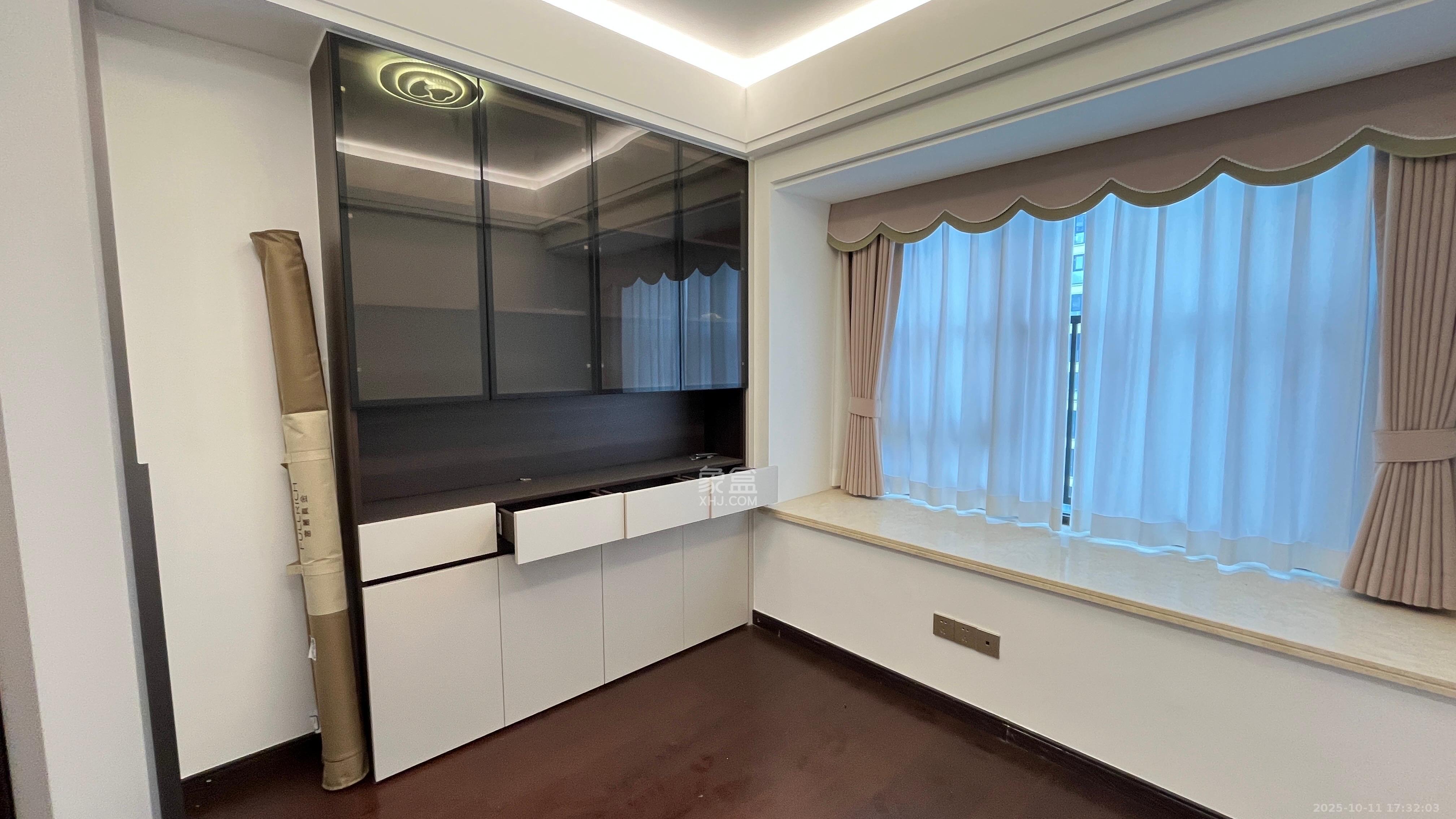 东原麓印长江B区 4室2厅2卫 4800.0元/月 东原麓印长江B区 4室2厅2卫 4800.0元/月室内图