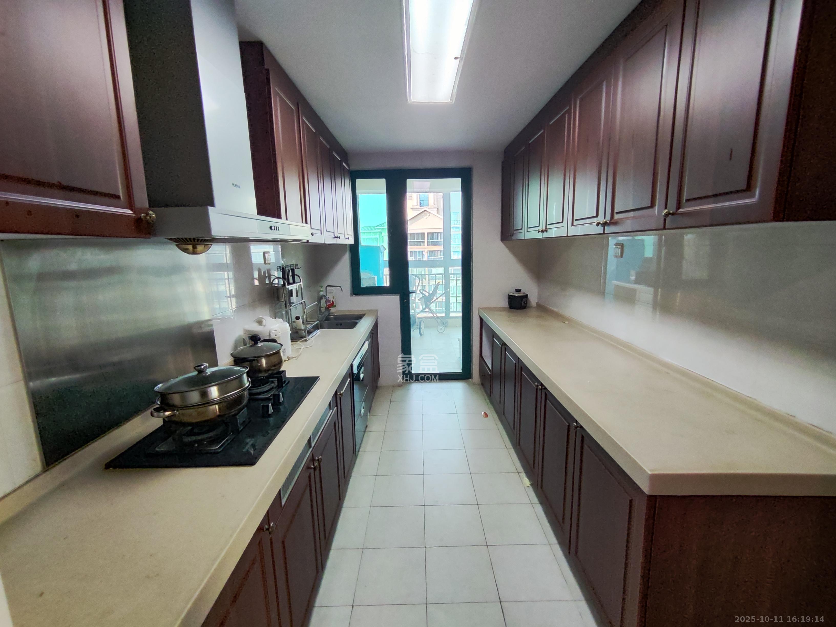 恒大城  3室2厅2卫    2350.0元/月室内图