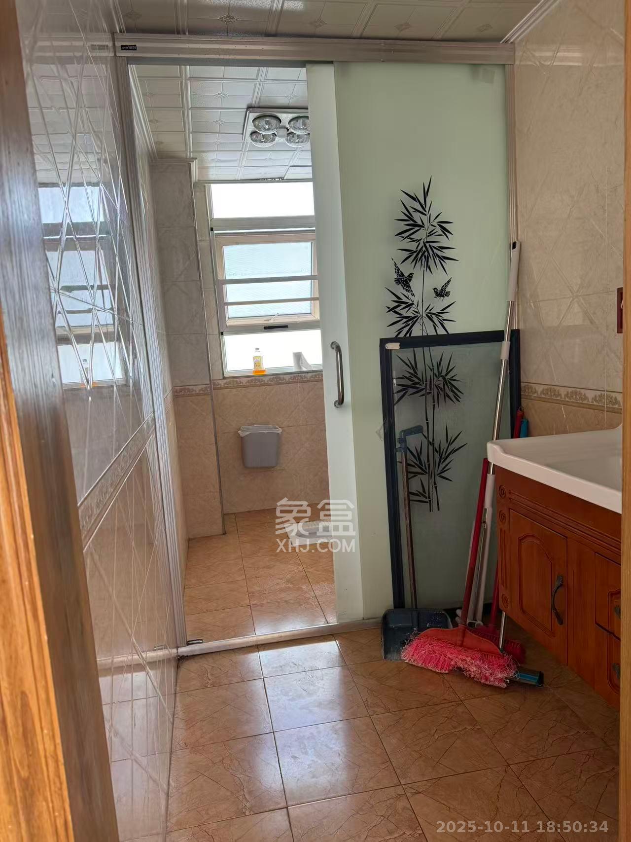 佳兆业君汇上品  3室2厅2卫    1800.0元/月 佳兆业君汇上品  3室2厅2卫    1800.0元/月室内图