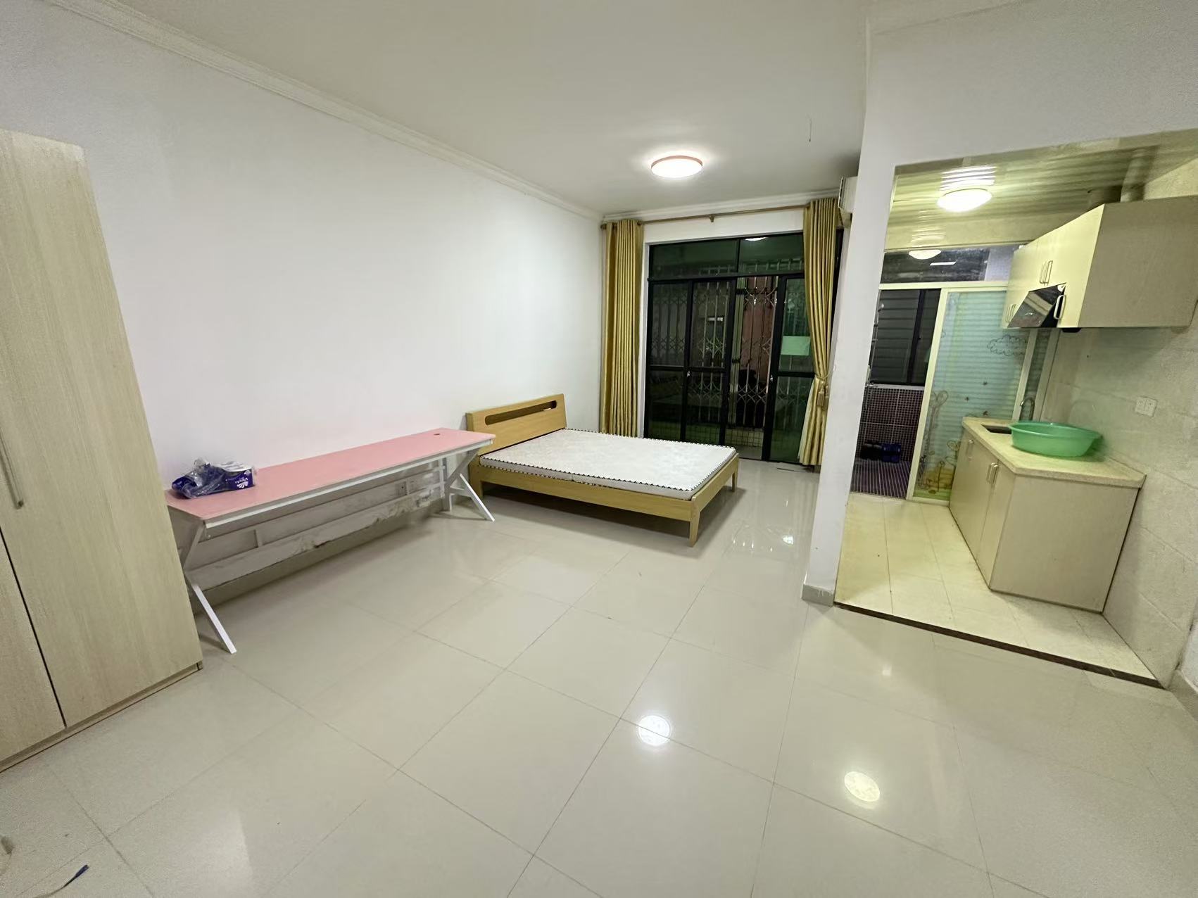 沁泽园  1室0厅1卫    1300.0元/月