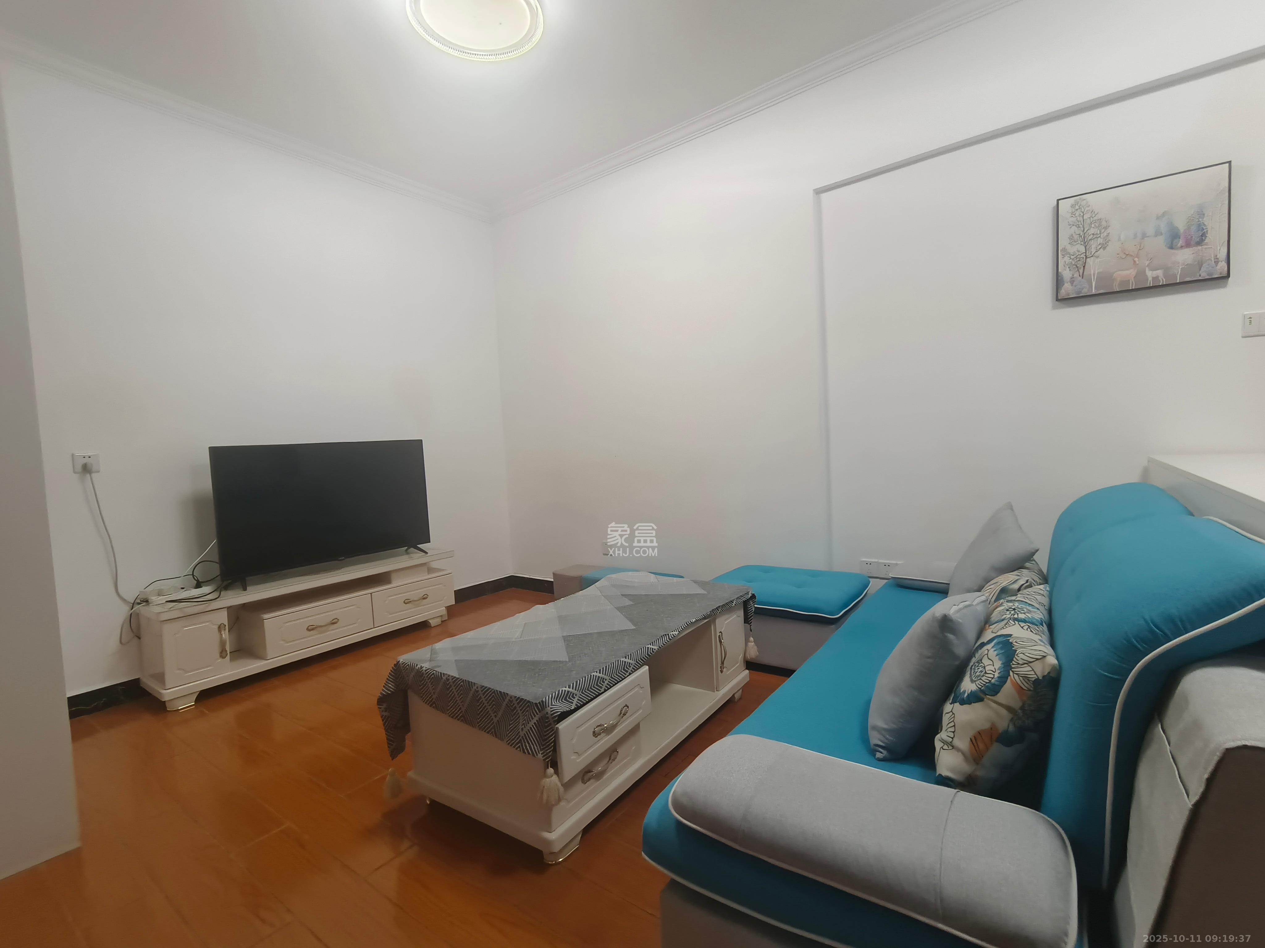 摩天一号  1室1厅1卫    2100.0元/月 摩天一号  1室1厅1卫    2100.0元/月室内图