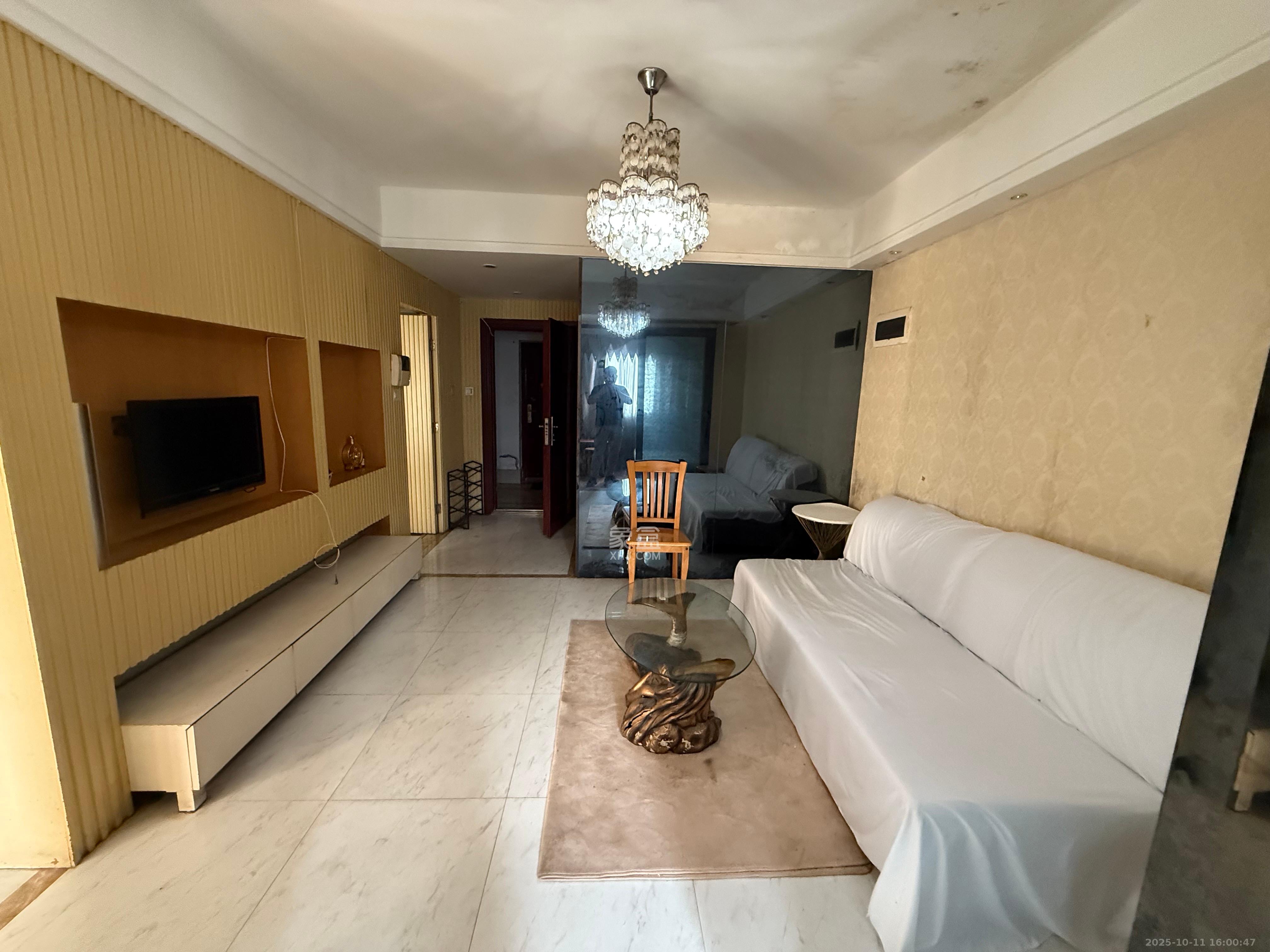 钱隆学府一、二期  1室1厅1卫    1400.0元/月室内图