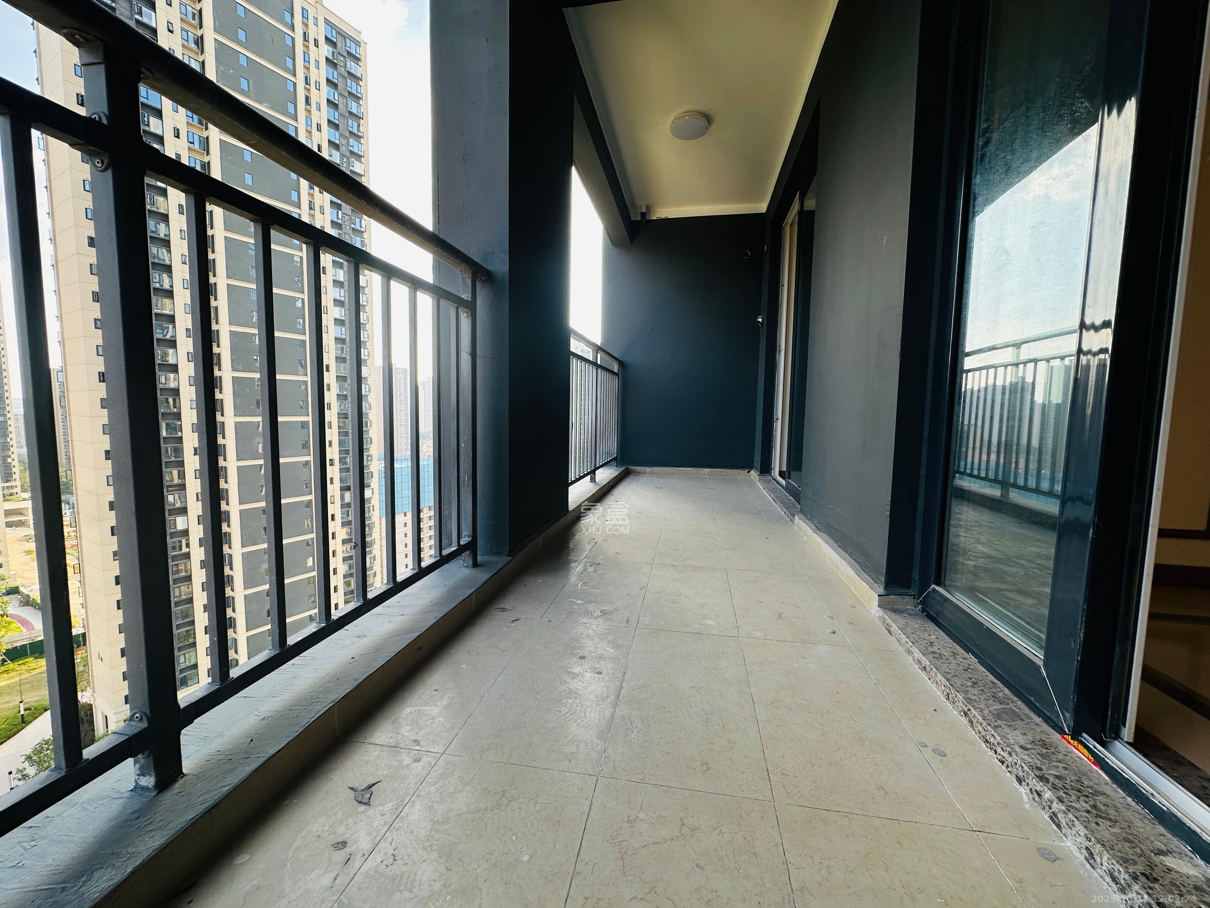 金科集美天辰  3室2厅2卫    2200.0元/月室内图