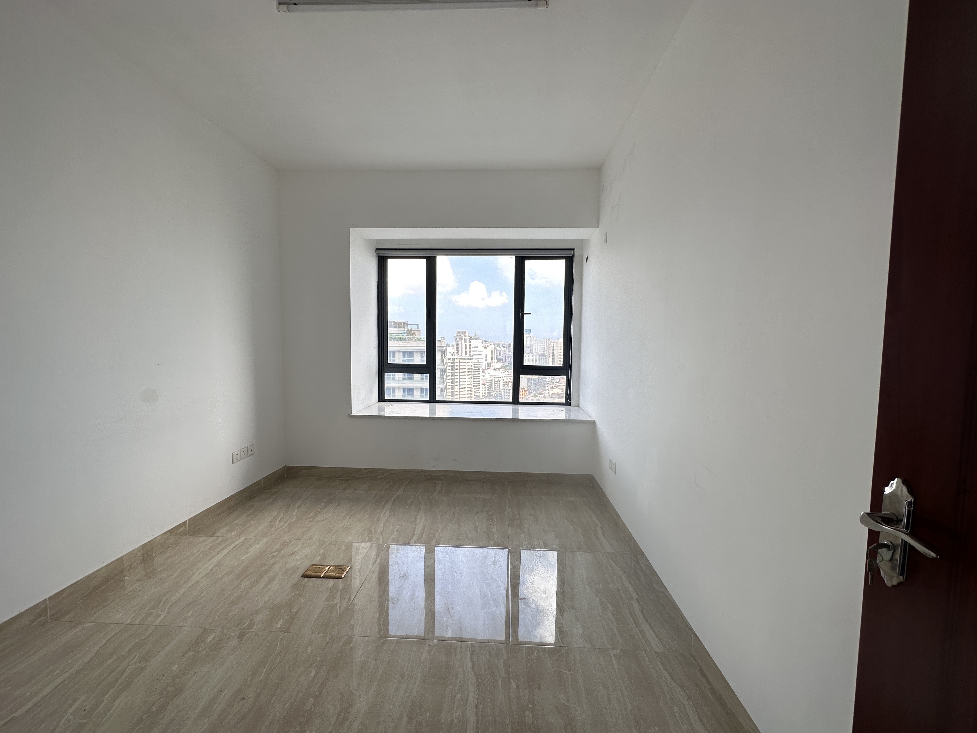 海航豪庭北苑  7室2厅4卫    13000.0元/月室内图