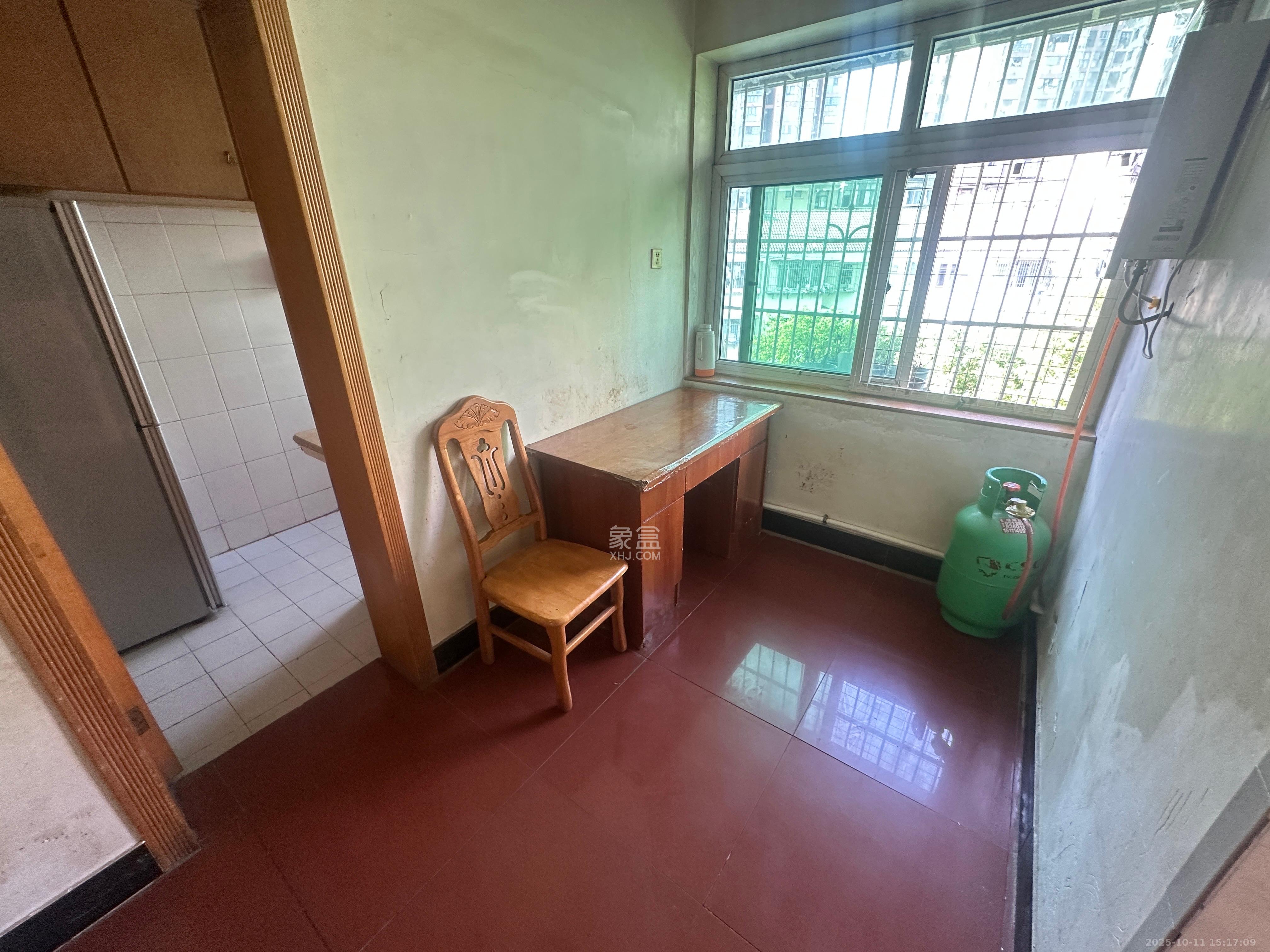 南湖路水工机械厂宿舍  2室2厅1卫    1200.0元/月室内图