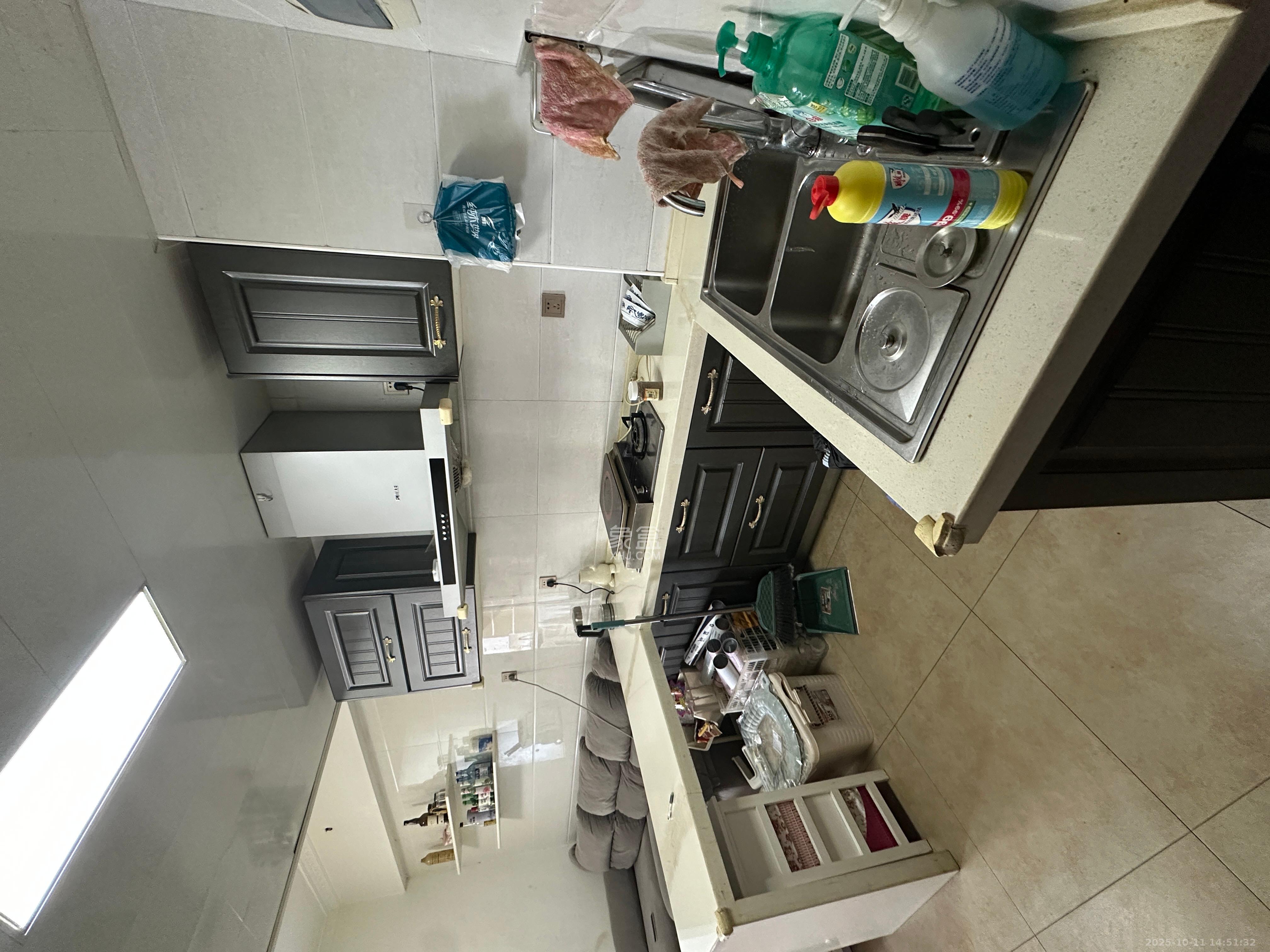 时代公馆 1室1厅1卫 1700.0元/月 时代公馆 1室1厅1卫 1700.0元/月室内图