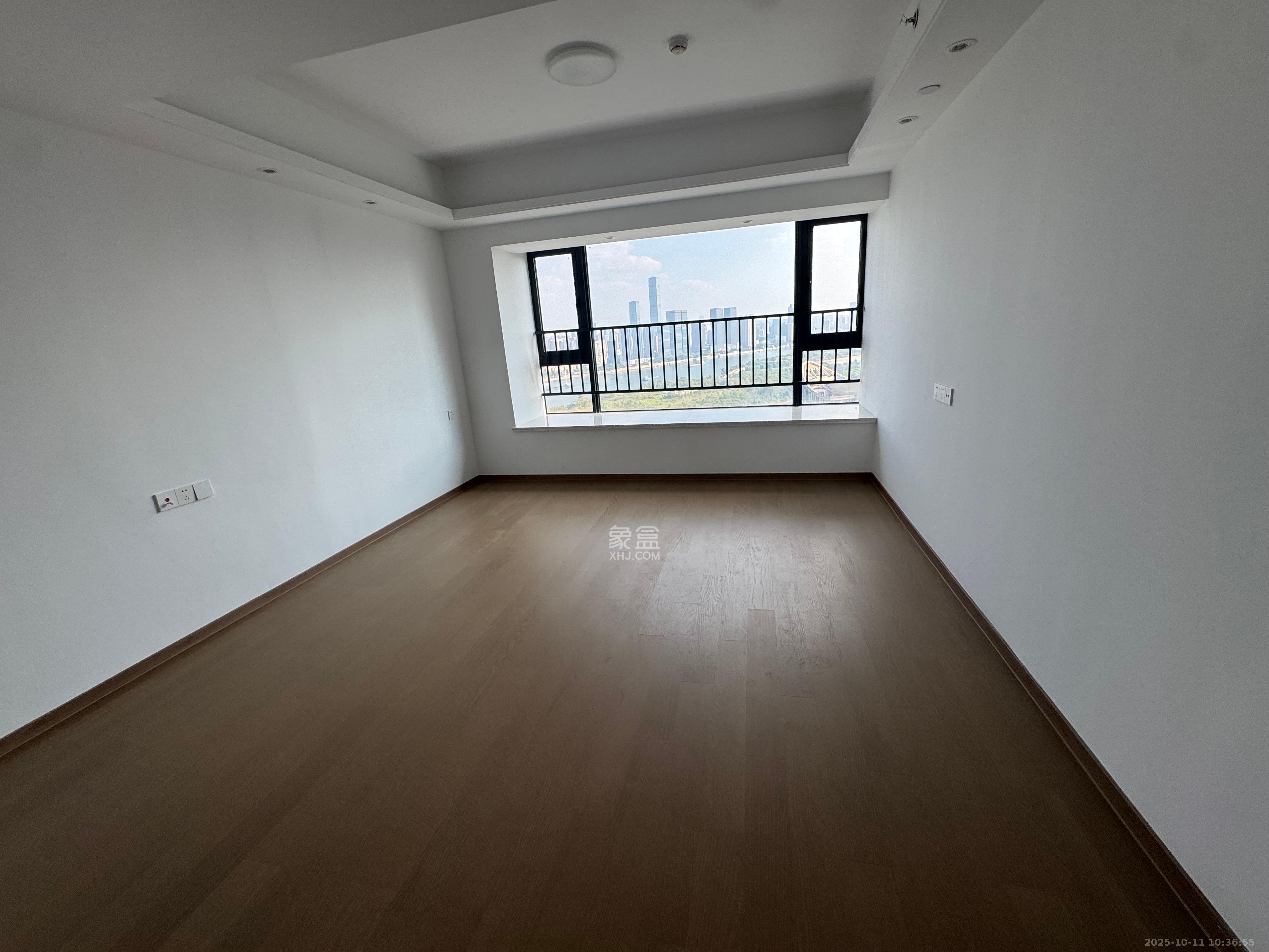 滨江府1913  4室2厅3卫    8800.0元/月 滨江府1913  4室2厅3卫    8800.0元/月室内图