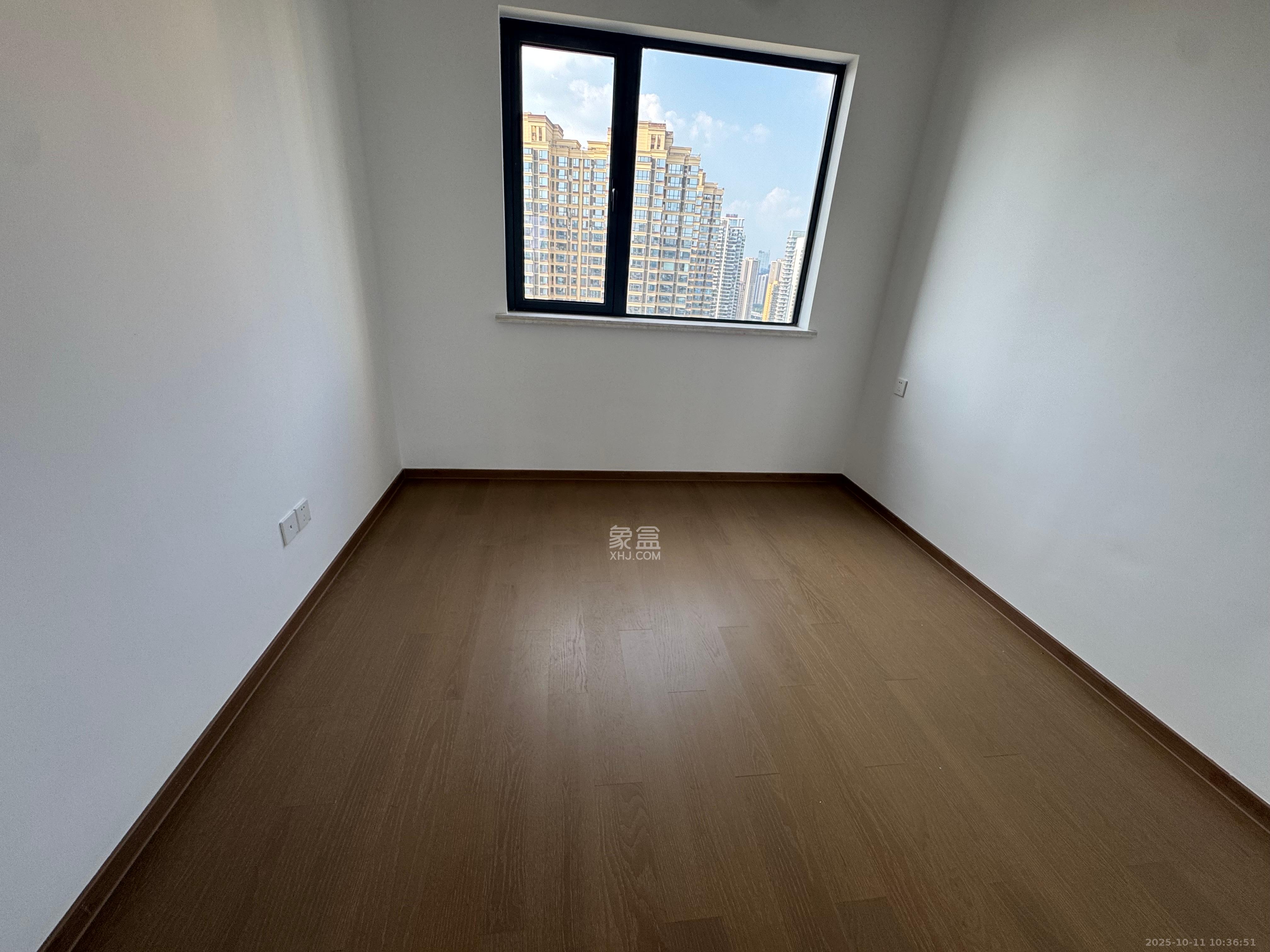 滨江府1913  4室2厅3卫    8800.0元/月 滨江府1913  4室2厅3卫    8800.0元/月室内图