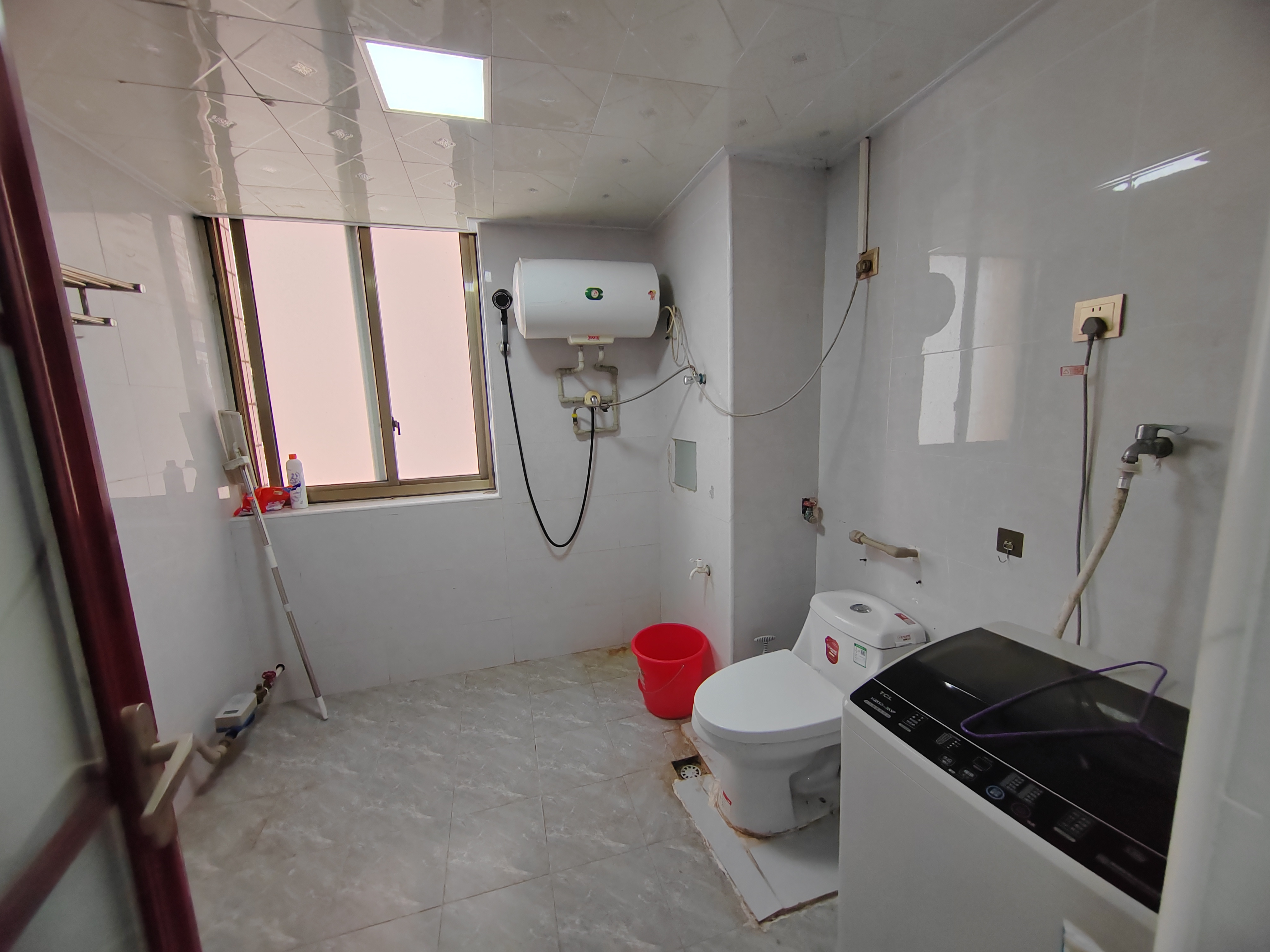 富成大厦 3室2厅2卫 3000.0元/月 富成大厦 3室2厅2卫 3000.0元/月室内图