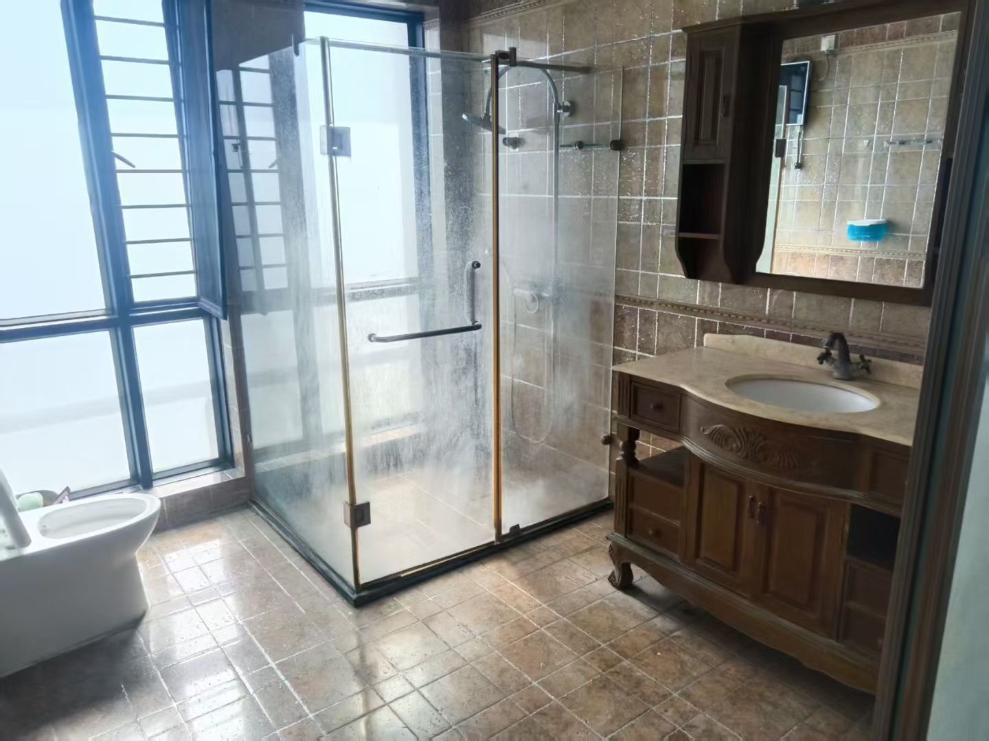 紫荆花园二区 3室2厅2卫 4200.0元/月 紫荆花园二区 3室2厅2卫 4200.0元/月室内图