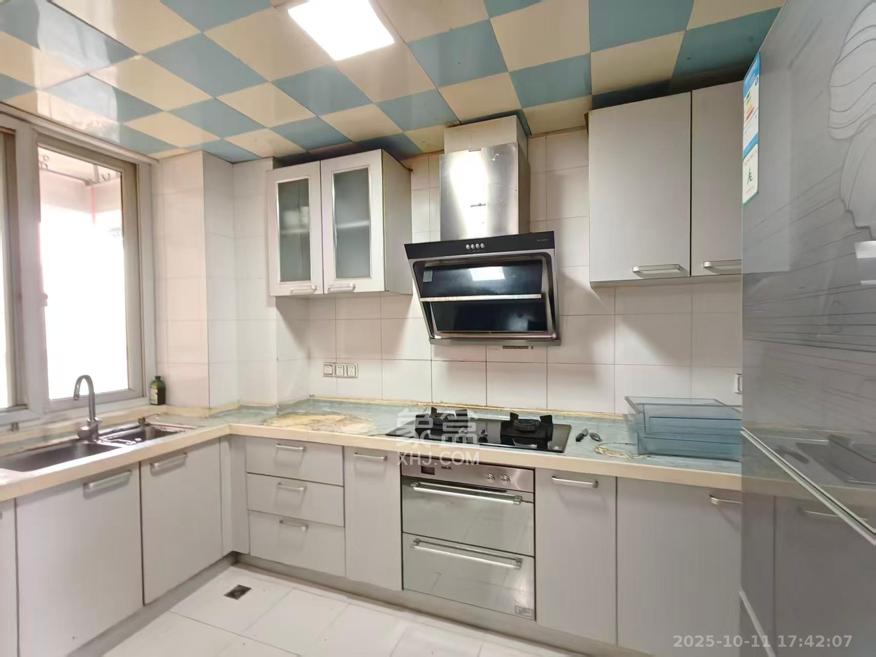 海利华宫大厦 3室1厅1卫 3300.0元/月 海利华宫大厦 3室1厅1卫 3300.0元/月室内图