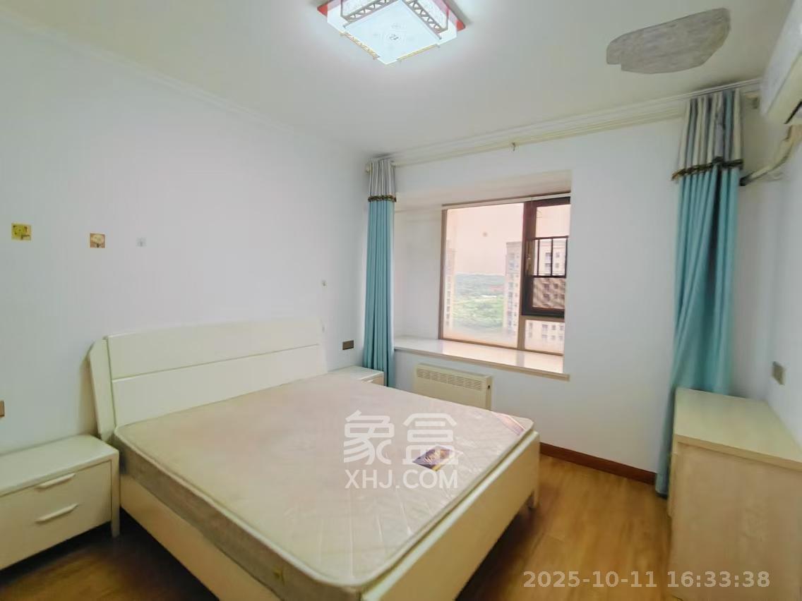 怡海星城  3室2厅2卫    2000.0元/月室内图