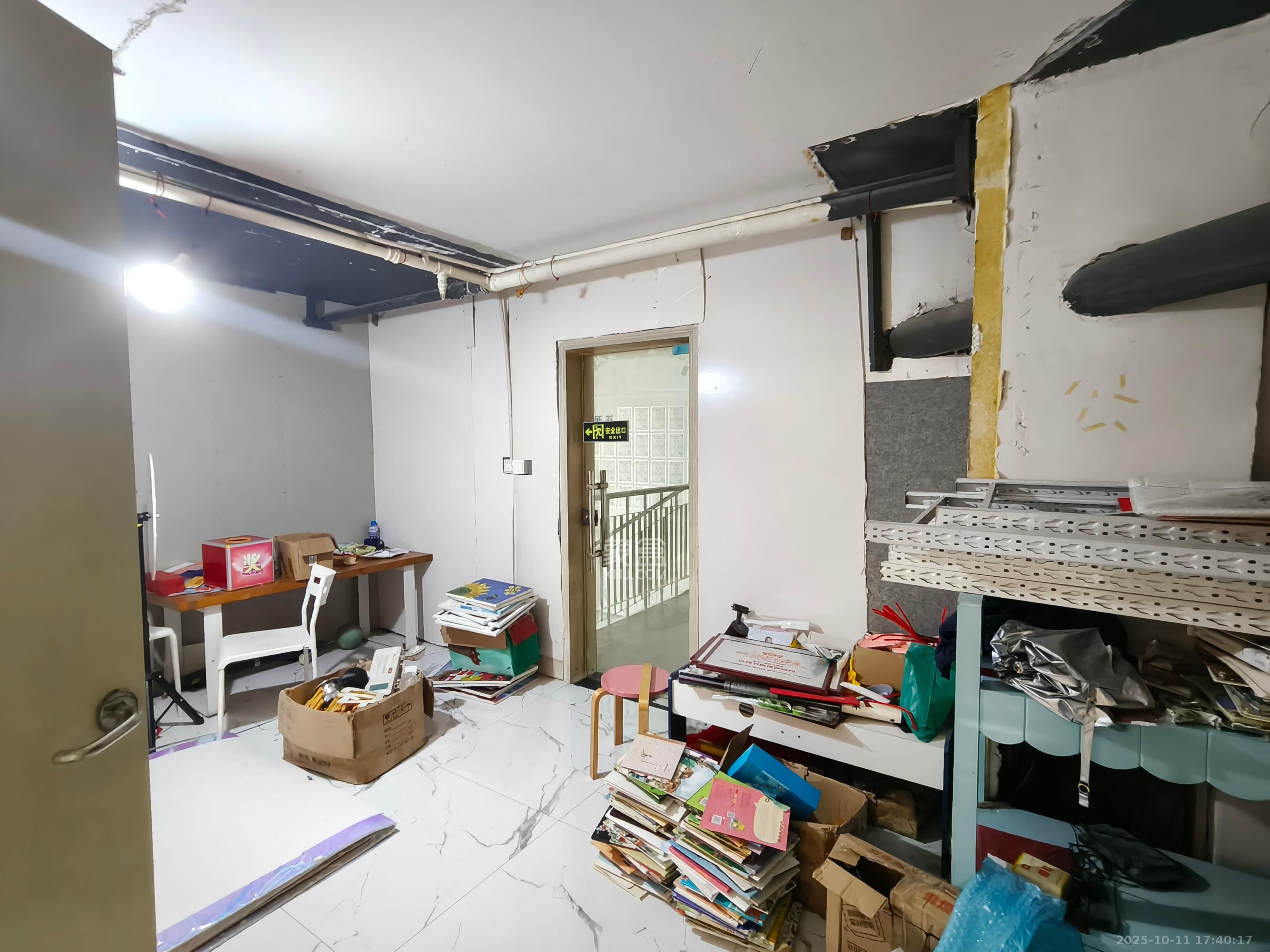 郡原广场   400.0㎡      15000.0元/月室内图