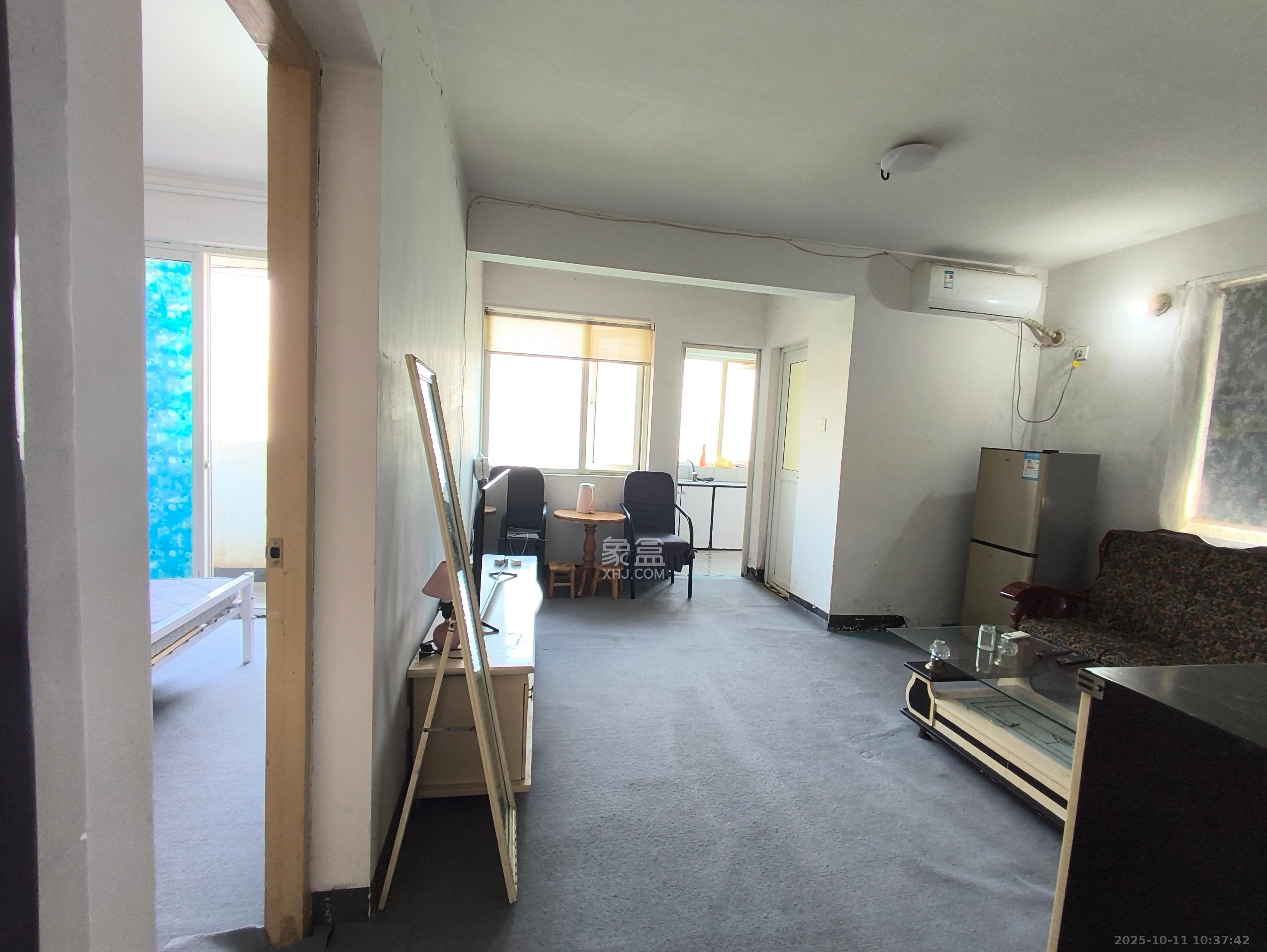 长房凤凰佳园 1室1厅1卫 1100.0元/月 长房凤凰佳园 1室1厅1卫 1100.0元/月室内图