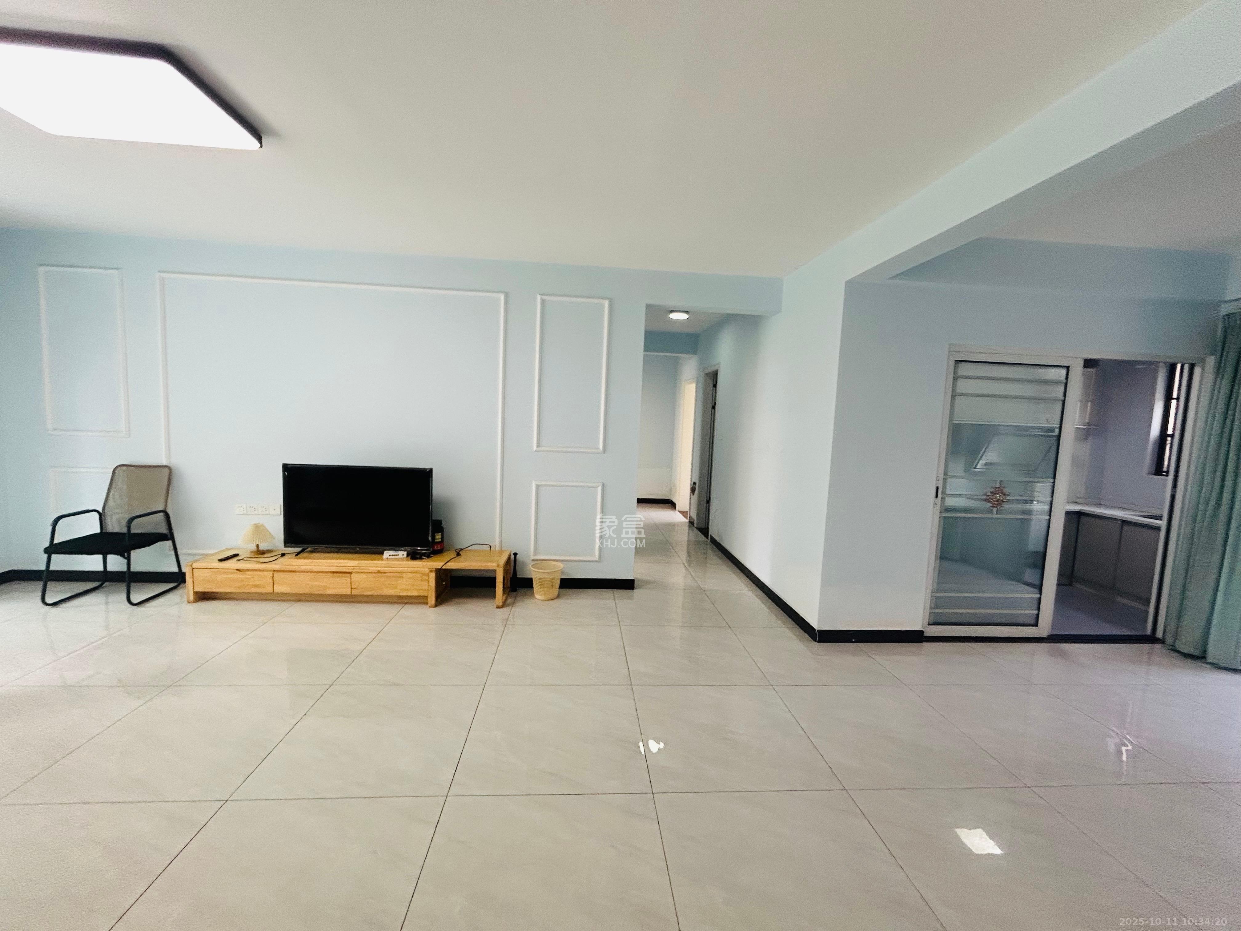 惠天然梅岭国际  4室2厅2卫    3200.0元/月室内图