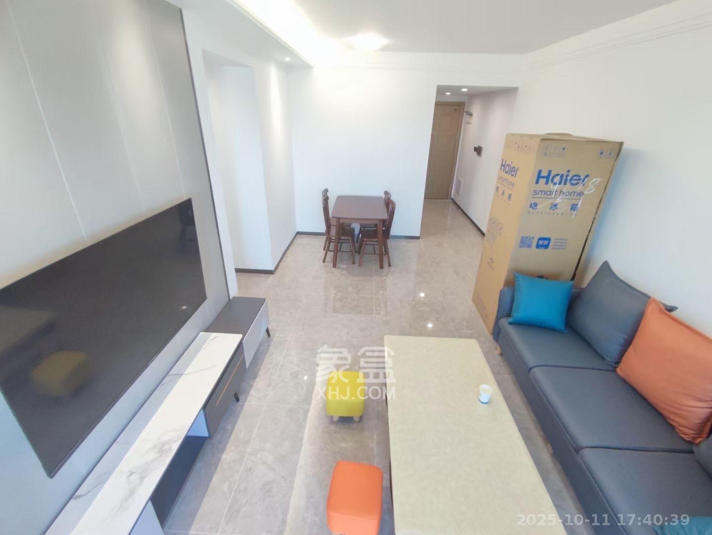 招商华发依云曦城 3室2厅2卫 2400.0元/月 招商华发依云曦城 3室2厅2卫 2400.0元/月室内图