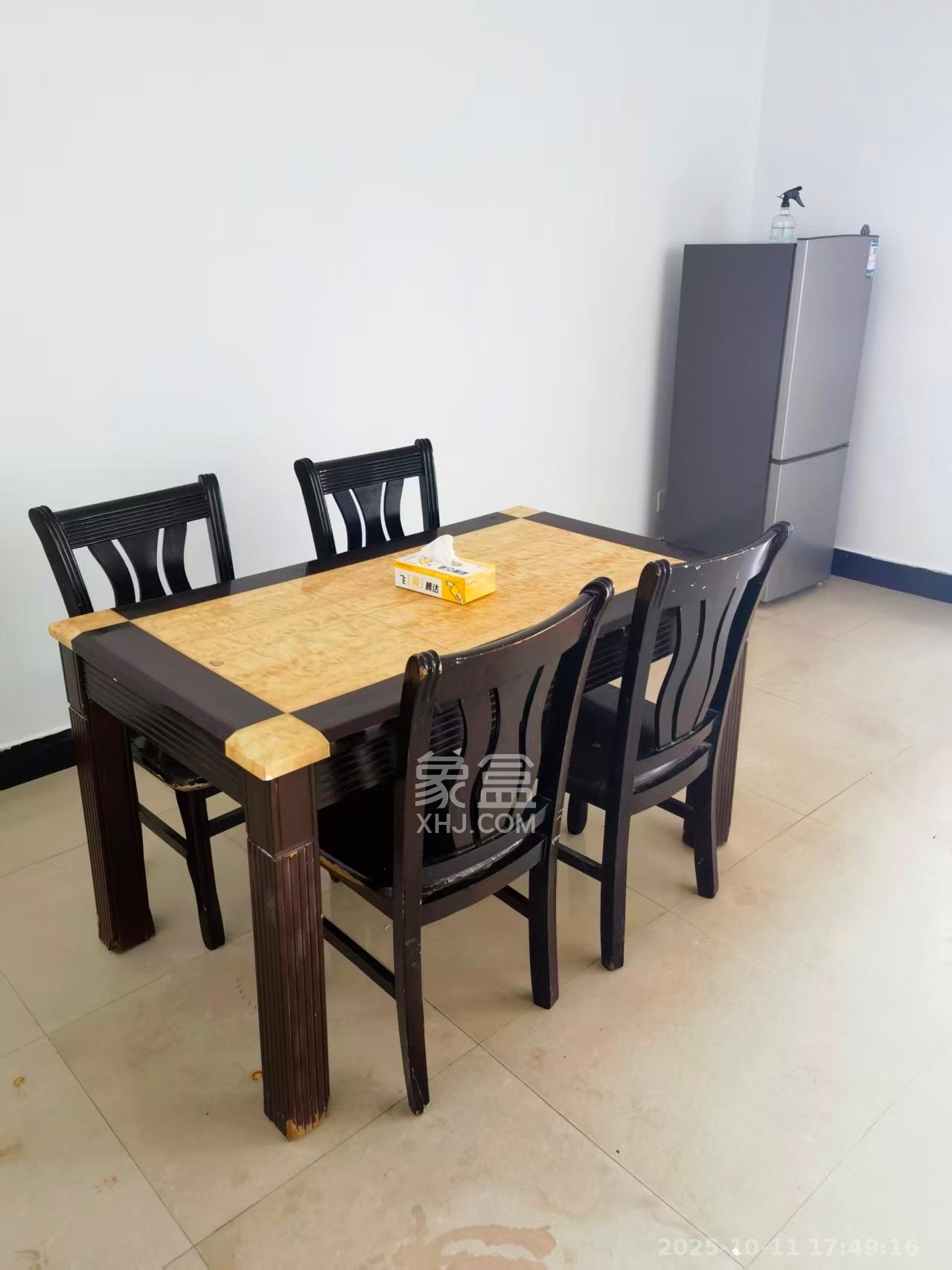 活力康城  3室2厅2卫    3400.0元/月室内图