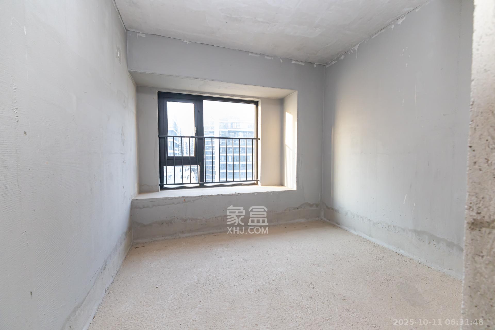 越秀湘江星汇城一期  4室2厅2卫    136.0万卧室