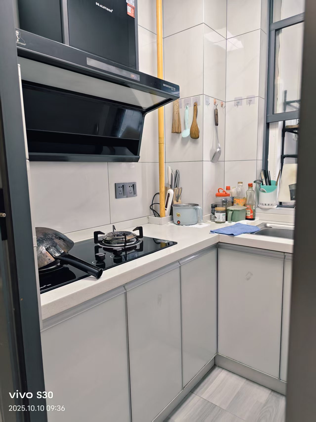 宝基广场  1室1厅1卫    1300.0元/月 宝基广场  1室1厅1卫    1300.0元/月