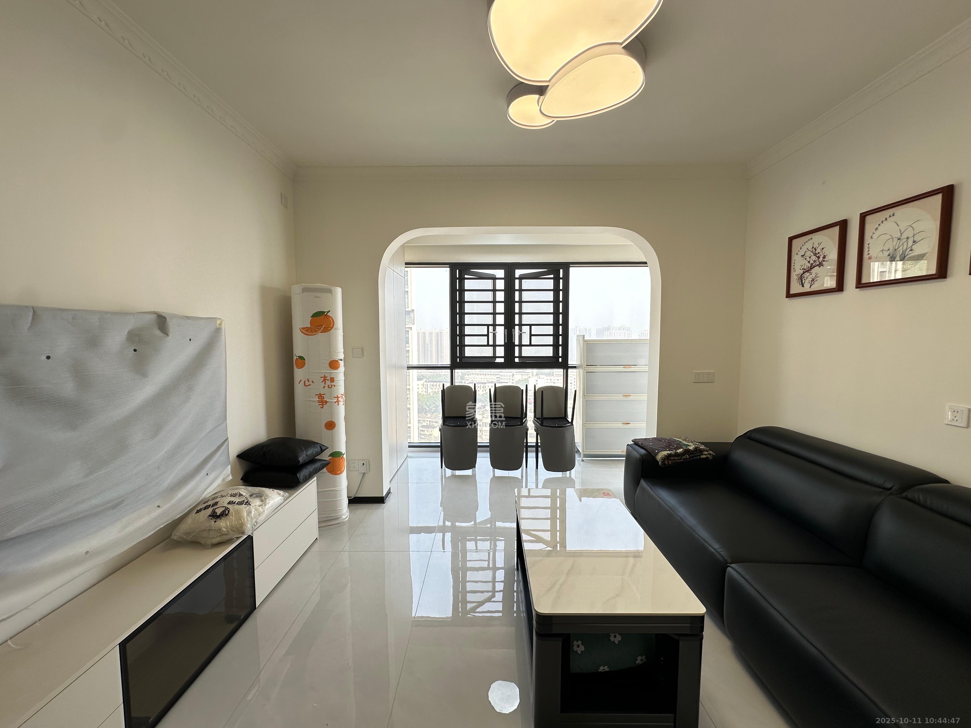 岭福家苑(天心佳苑) 3室2厅2卫 3300.0元/月 岭福家苑(天心佳苑) 3室2厅2卫 3300.0元/月室内图