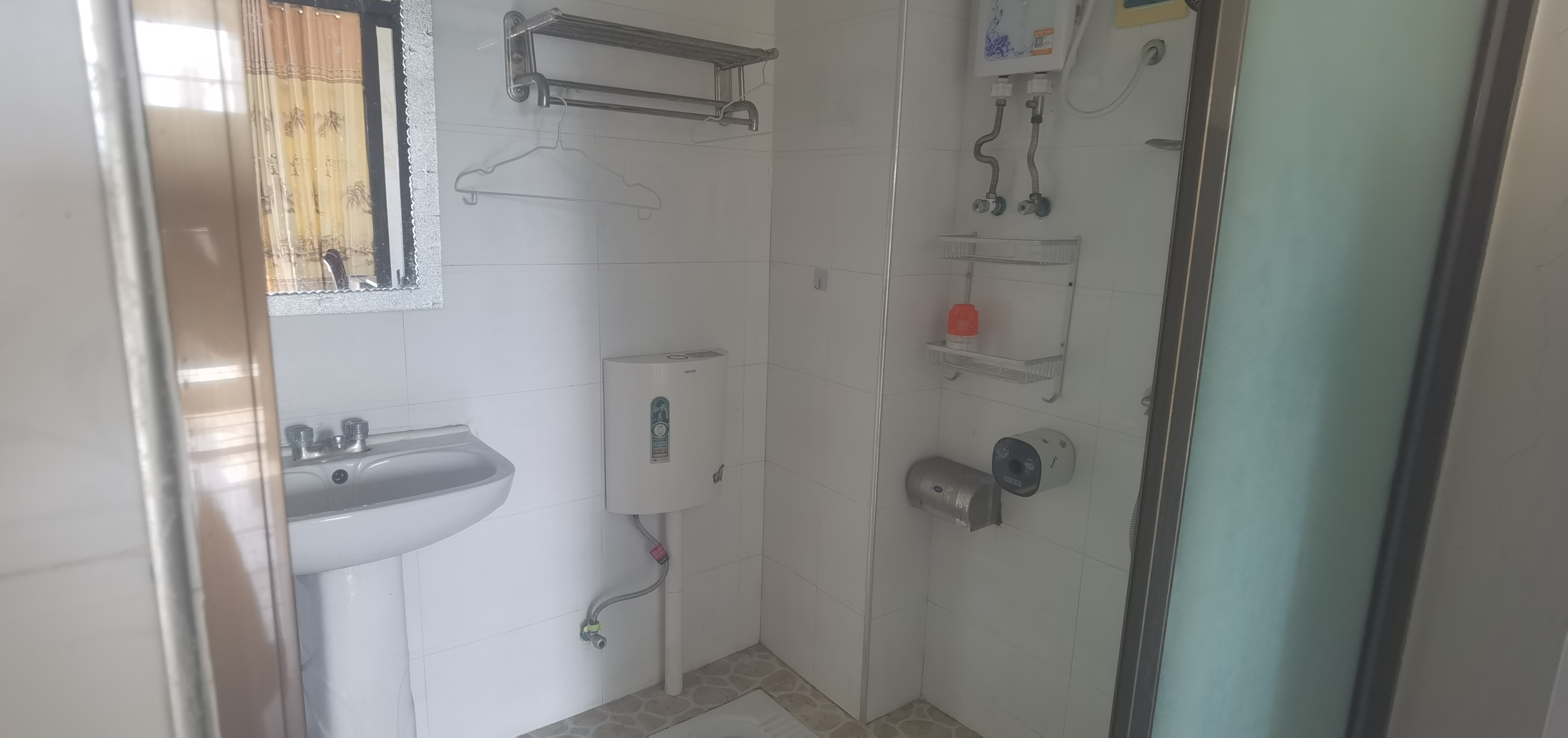 东方豪苑 1室0厅0卫 650.0元/月 东方豪苑 1室0厅0卫 650.0元/月室内图