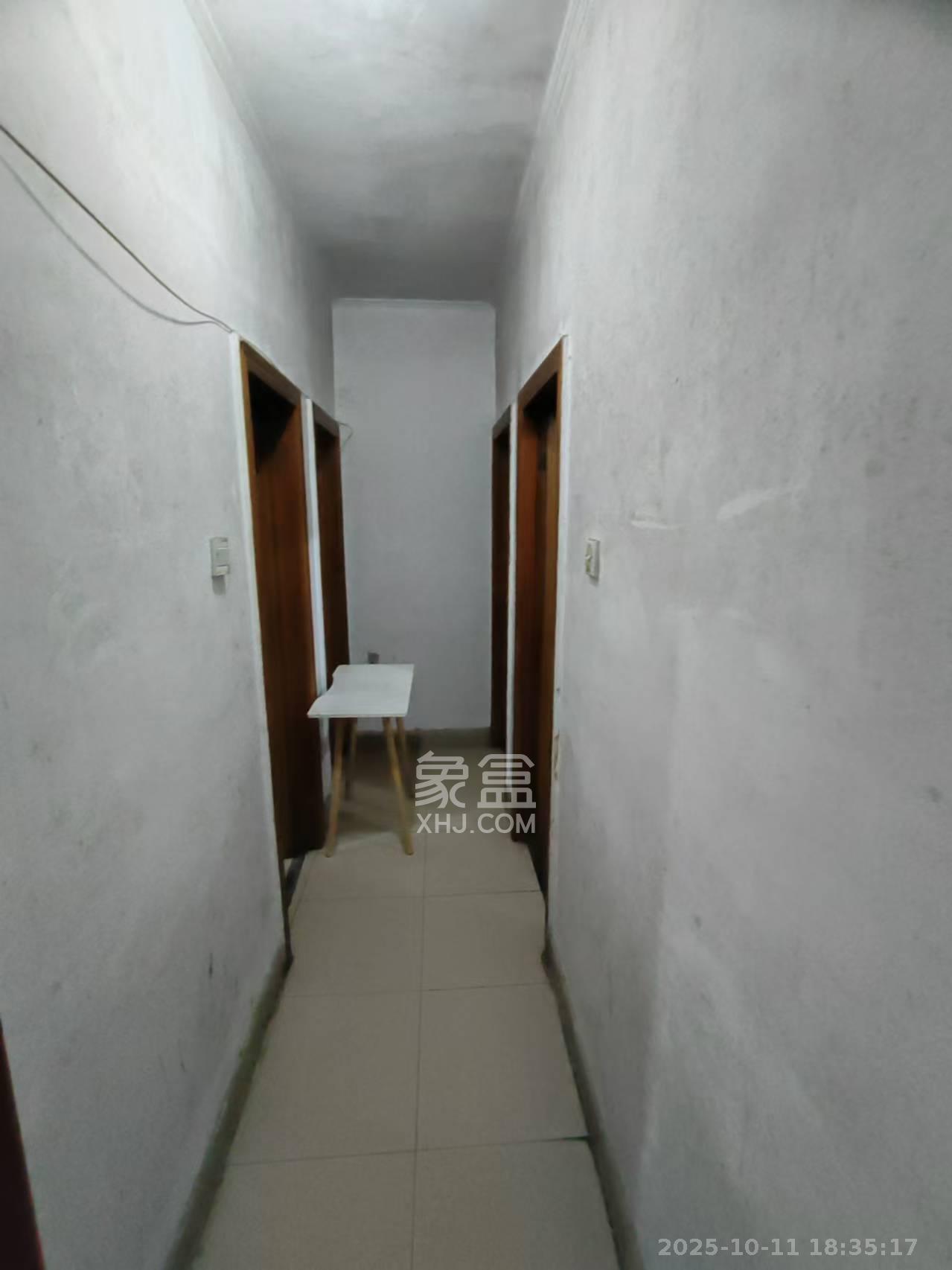 新富城  3室2厅2卫    2200.0元/月 新富城  3室2厅2卫    2200.0元/月