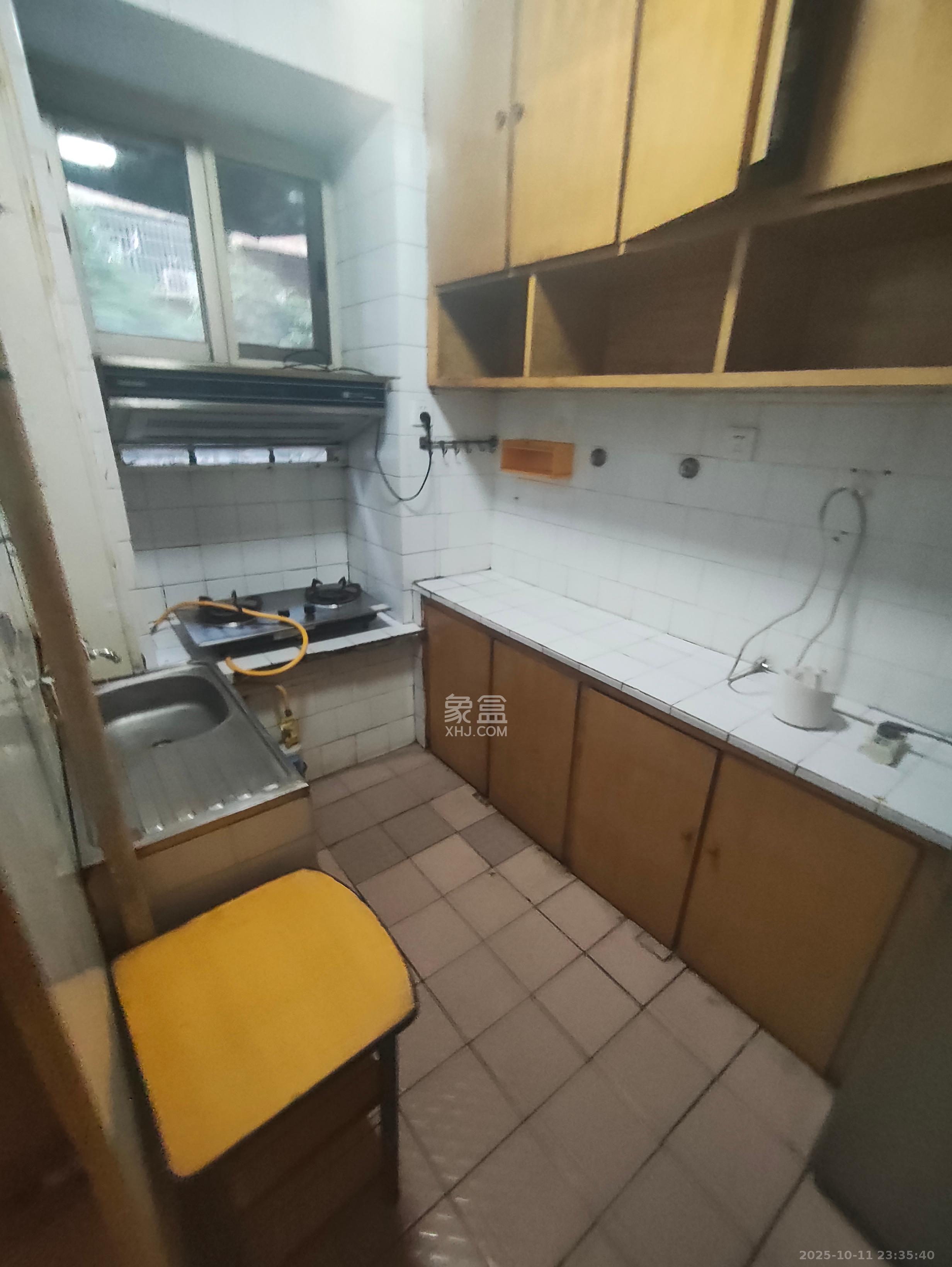 人民西路散盘  2室1厅1卫    2000.0元/月 人民西路散盘  2室1厅1卫    2000.0元/月室内图