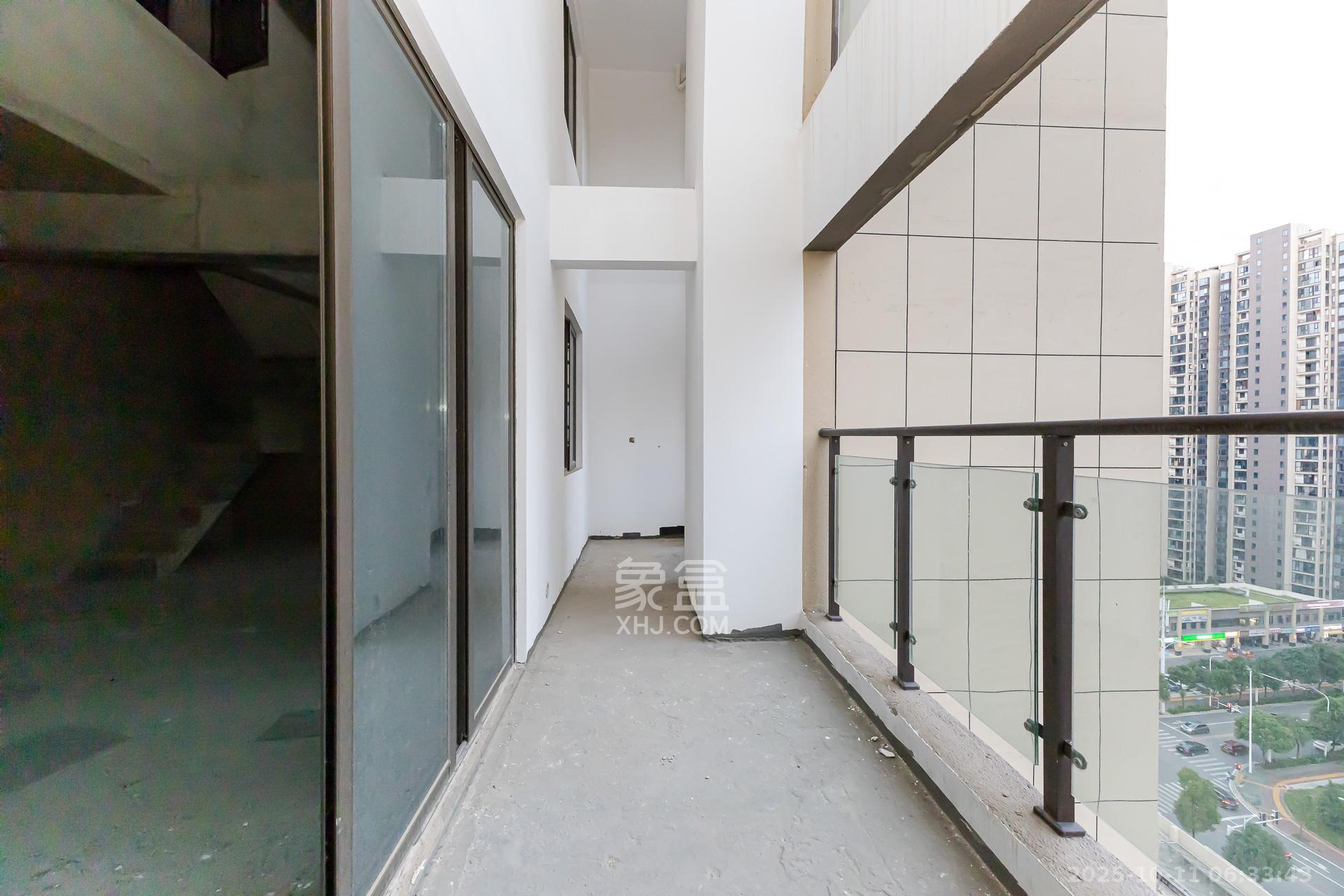 润和湘江天地C区 4室2厅2卫 139.8万 润和湘江天地C区 4室2厅2卫 139.8万阳台