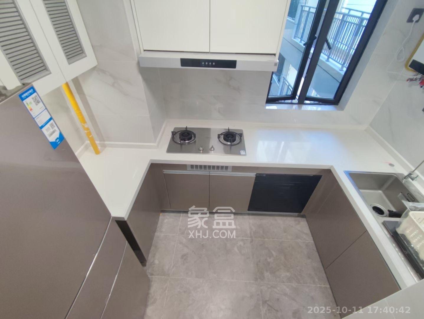 招商华发依云曦城 3室2厅2卫 2400.0元/月 招商华发依云曦城 3室2厅2卫 2400.0元/月室内图