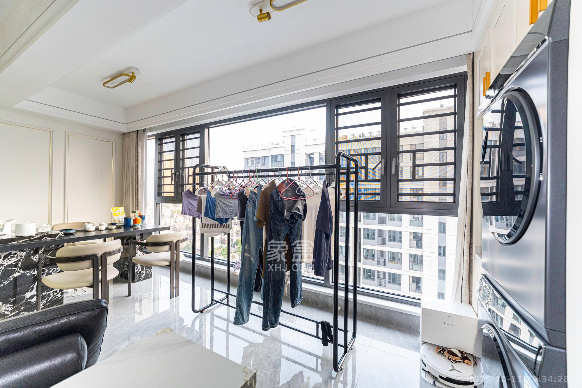 保利金香槟 3室2厅2卫 132.8万 保利金香槟 3室2厅2卫 132.8万阳台