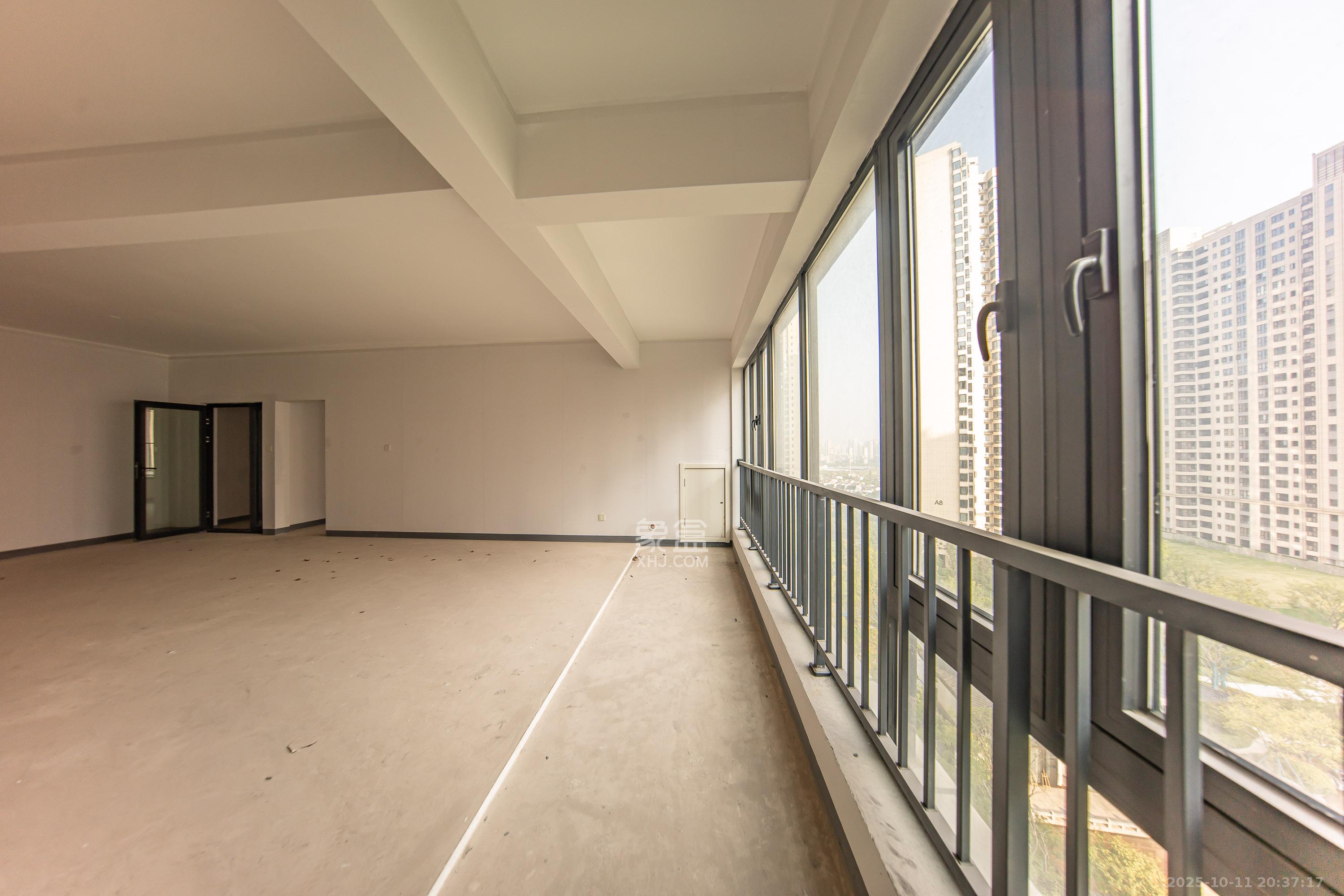 建投象山国际  6室2厅4卫    300.0万 建投象山国际  6室2厅4卫    300.0万阳台