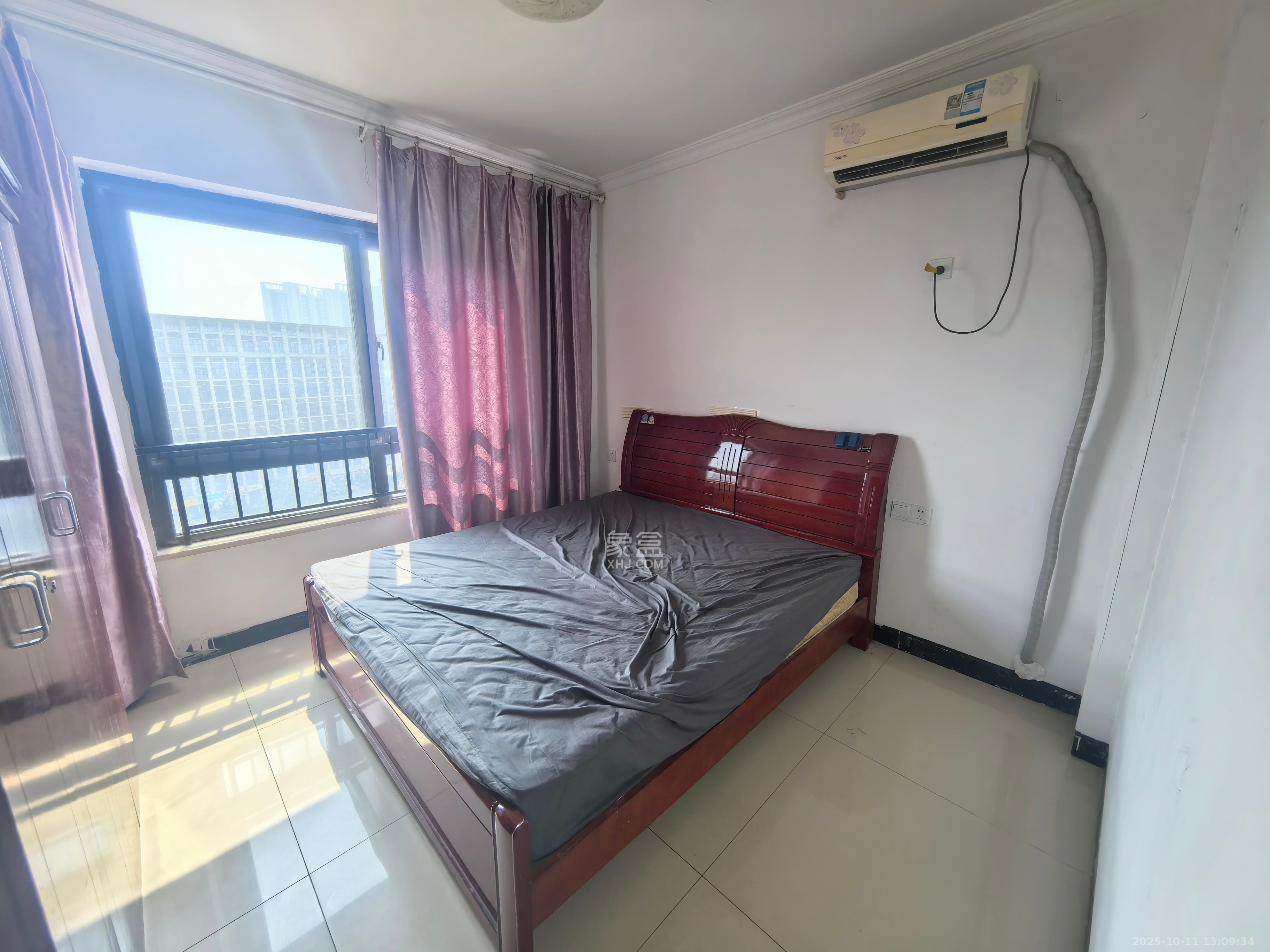 中信凯旋蓝岸（中信新城三期）  3室2厅1卫    1900.0元/月室内图