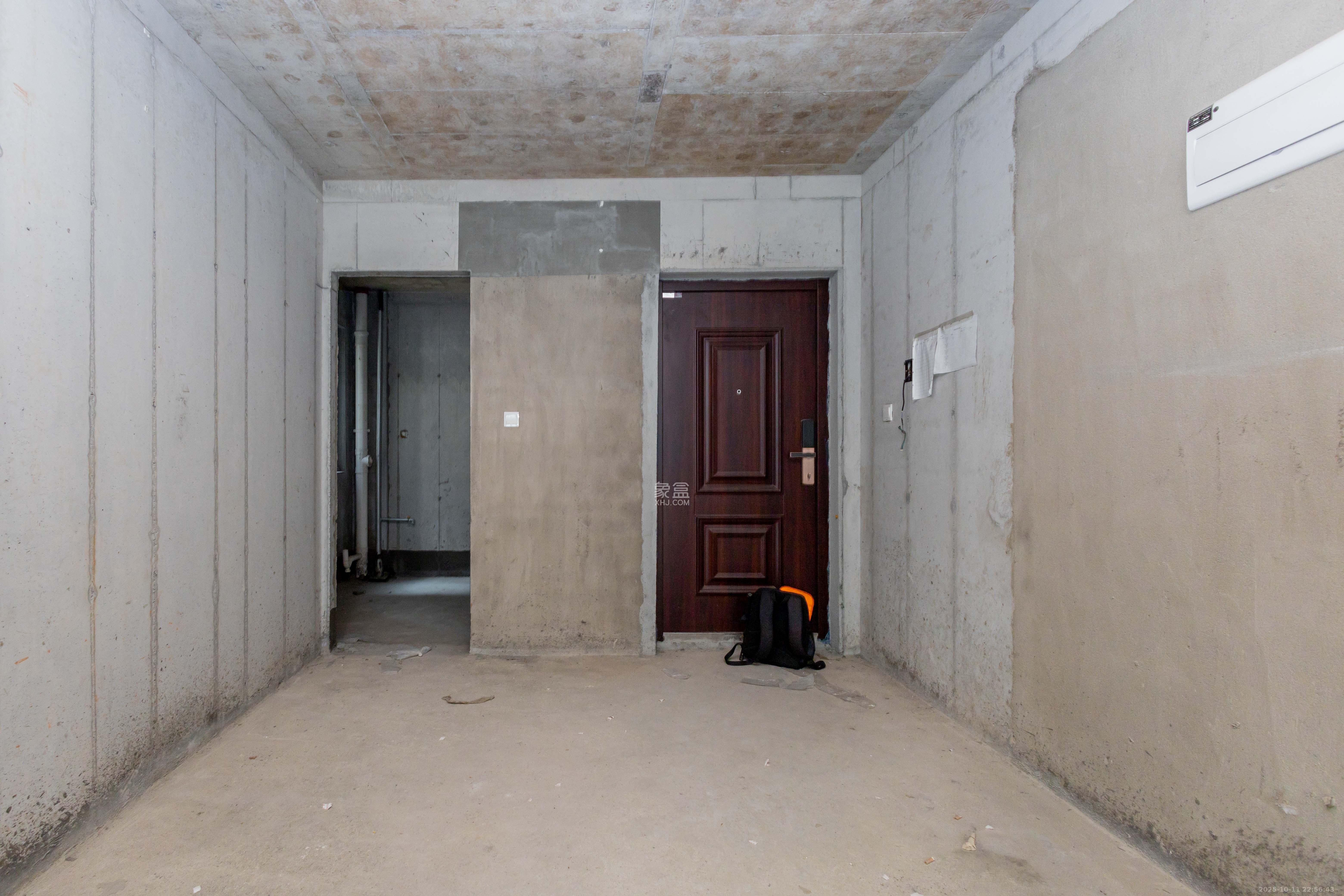 金科景朝集美星宸  3室2厅2卫    62.8万客厅