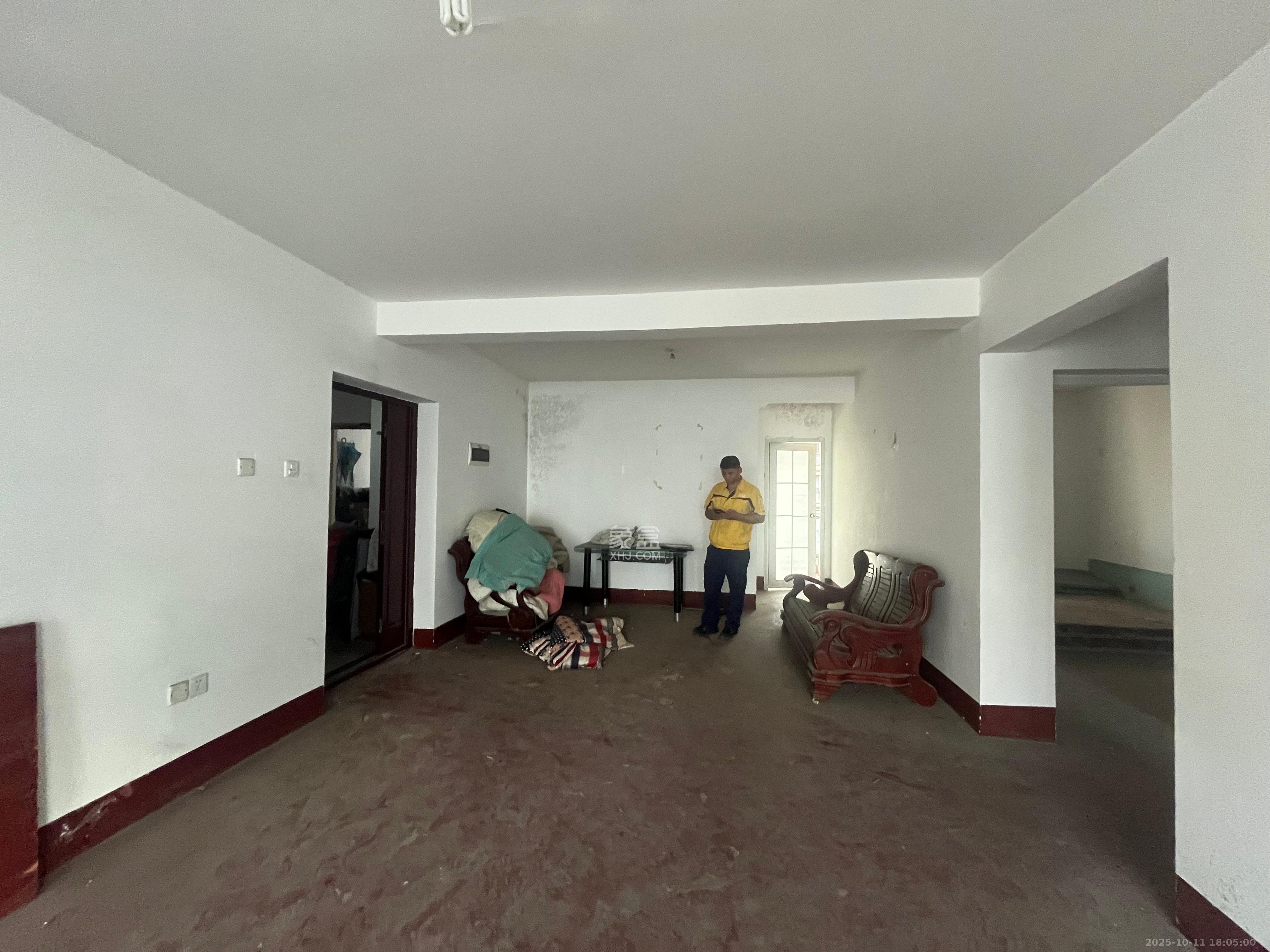 鑫天山水洲城 3室2厅2卫 1600.0元/月 鑫天山水洲城 3室2厅2卫 1600.0元/月室内图