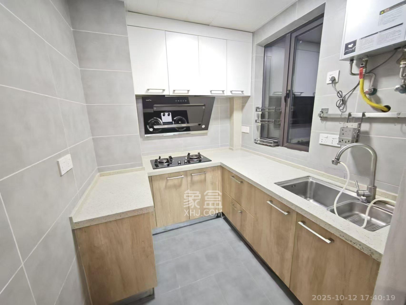 钰龙天下二期(钰龙佳园)  3室2厅2卫    3000.0元/月 钰龙天下二期(钰龙佳园)  3室2厅2卫    3000.0元/月室内图