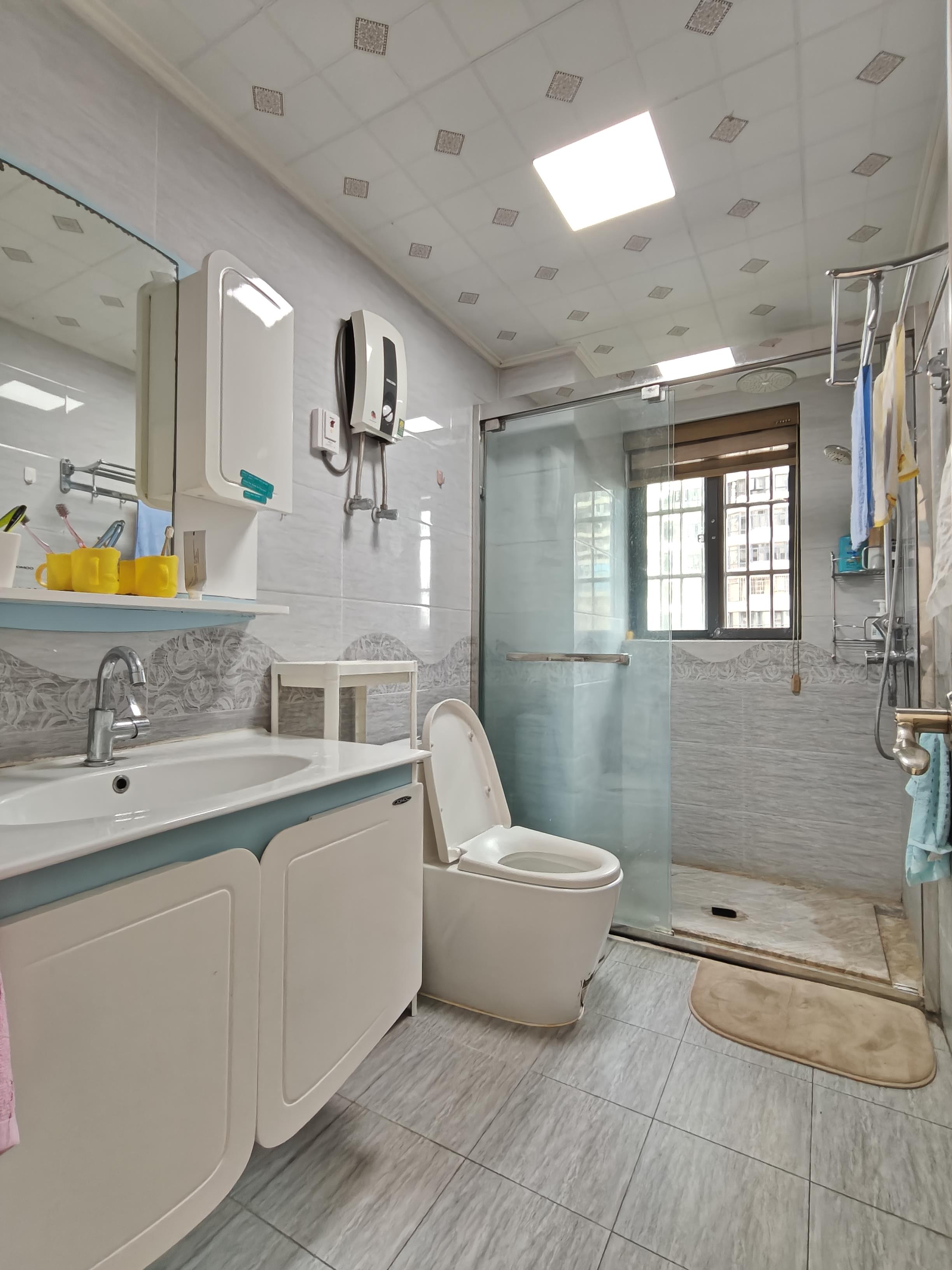 新城吾悦广场 3室2厅2卫 175.0万 新城吾悦广场 3室2厅2卫 175.0万卫生间