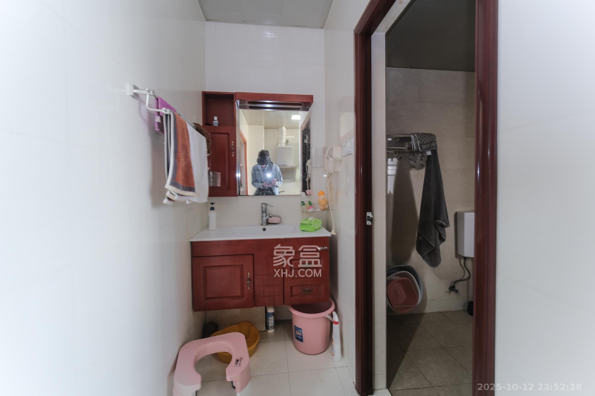 山水湾  2室2厅1卫    59.0万卫生间