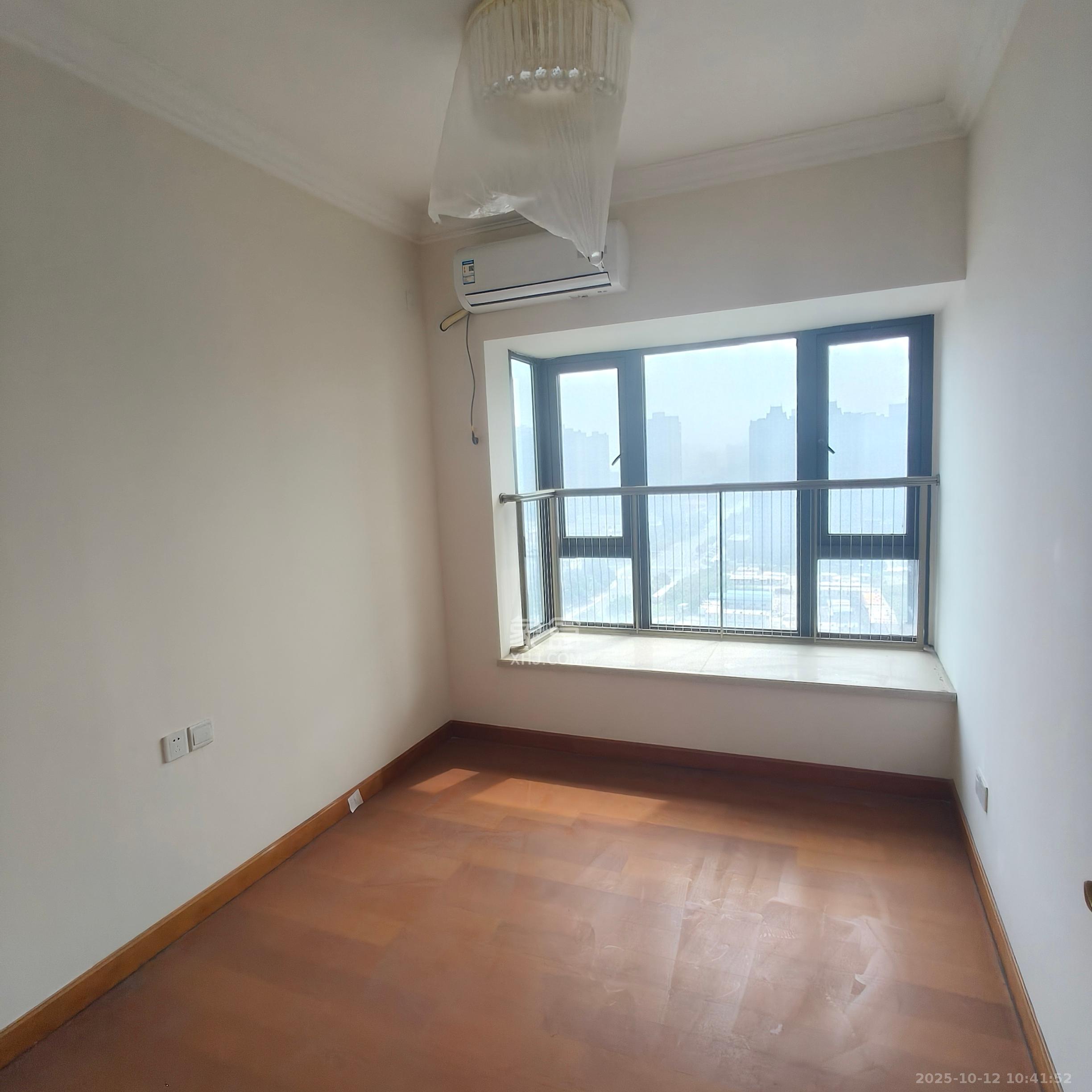 恒大御景天下城三期  3室2厅1卫    2400.0元/月 恒大御景天下城三期  3室2厅1卫    2400.0元/月室内图