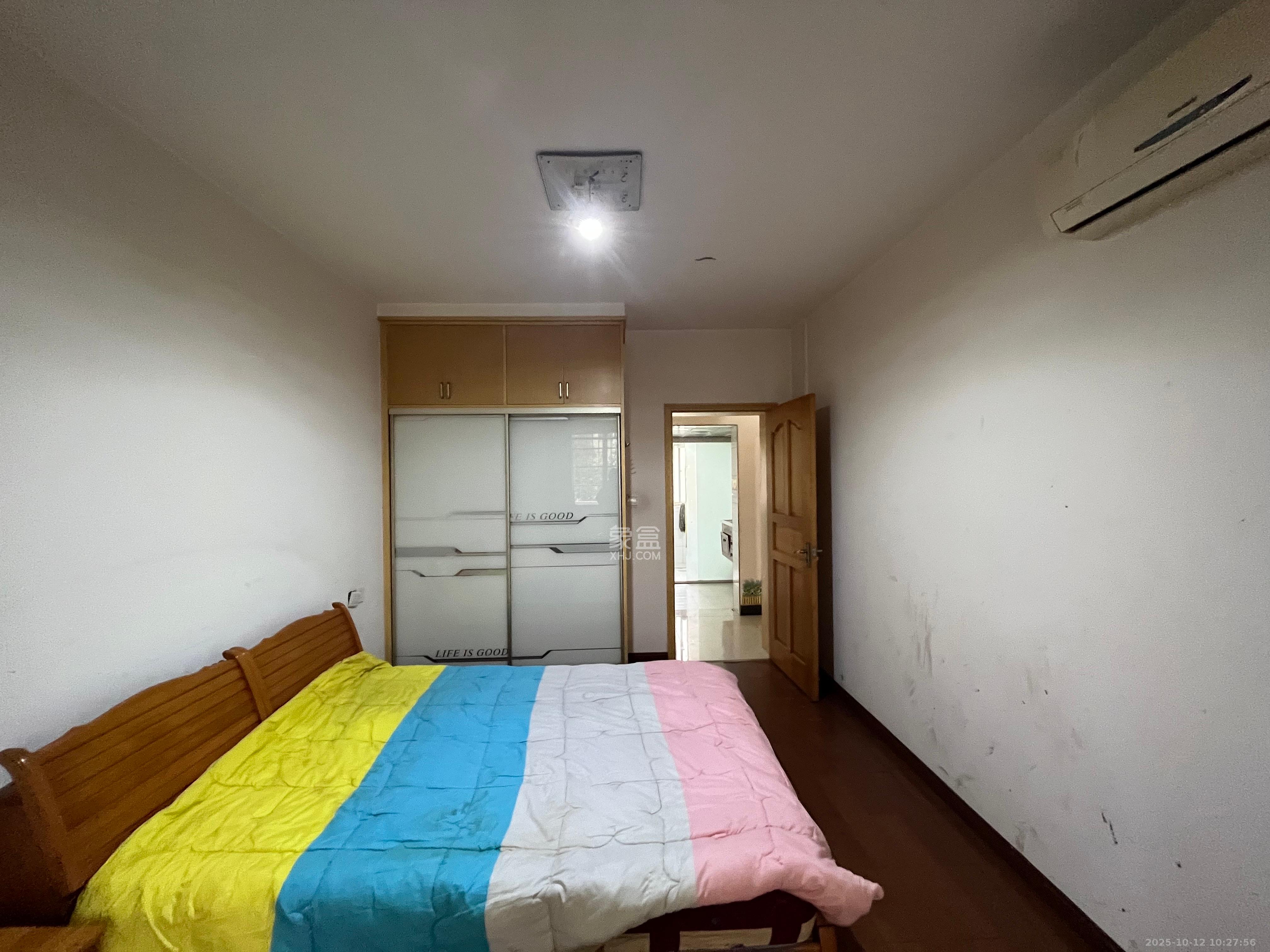 金峰小区北院(七里营社区)  3室2厅2卫    2000.0元/月 金峰小区北院(七里营社区)  3室2厅2卫    2000.0元/月室内图