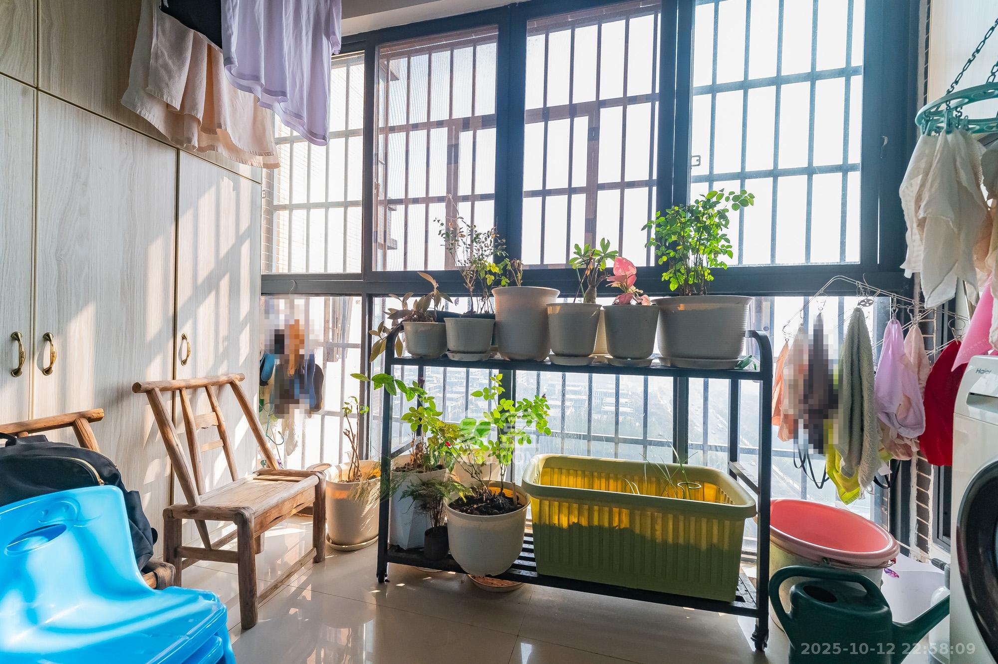 海伦春天  3室2厅1卫    78.8万阳台