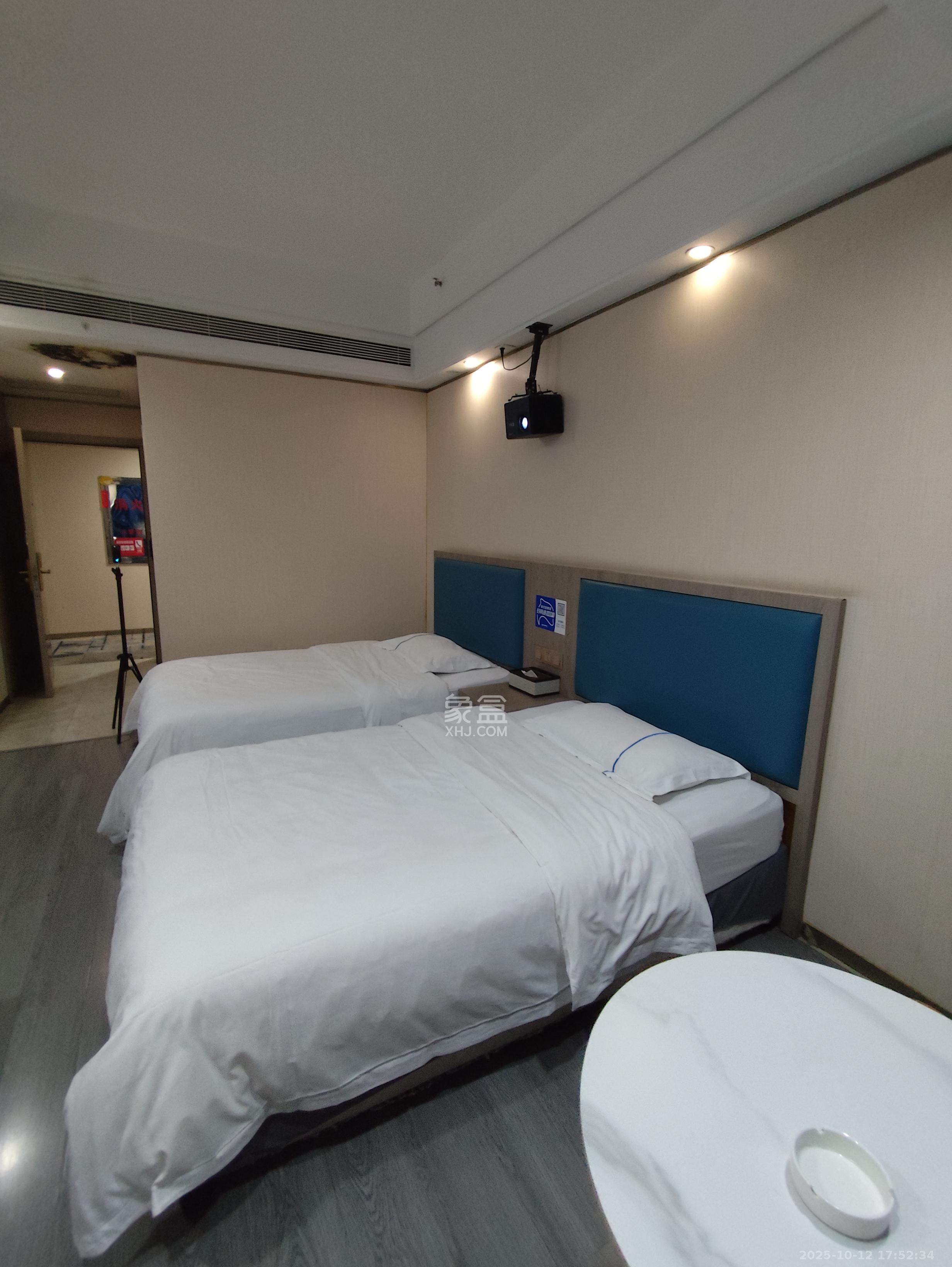 宇成朝阳广场  1室1厅1卫    1600.0元/月 宇成朝阳广场  1室1厅1卫    1600.0元/月