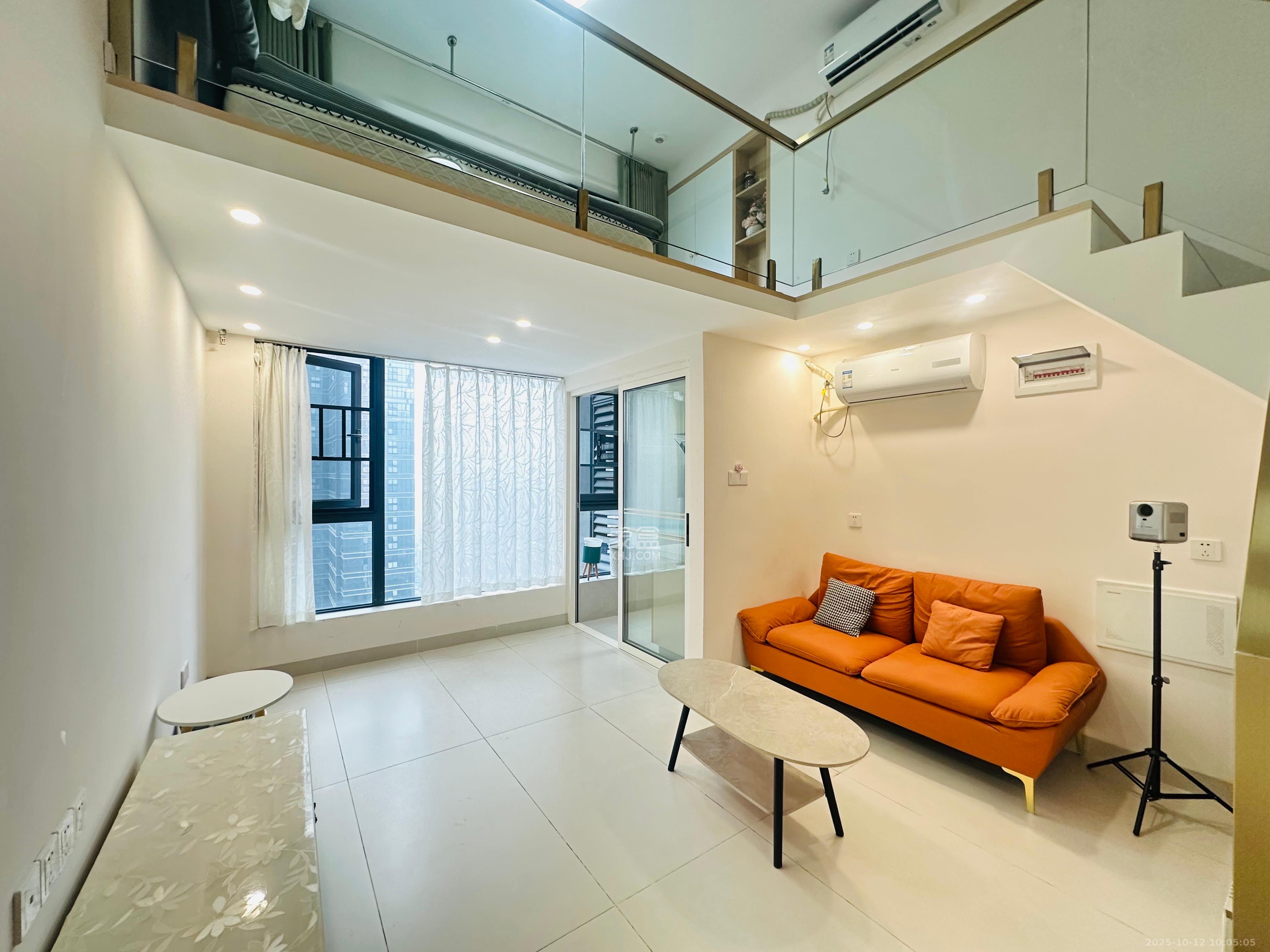 卓越中寰 2室1厅1卫 2300.0元/月 卓越中寰 2室1厅1卫 2300.0元/月室内图